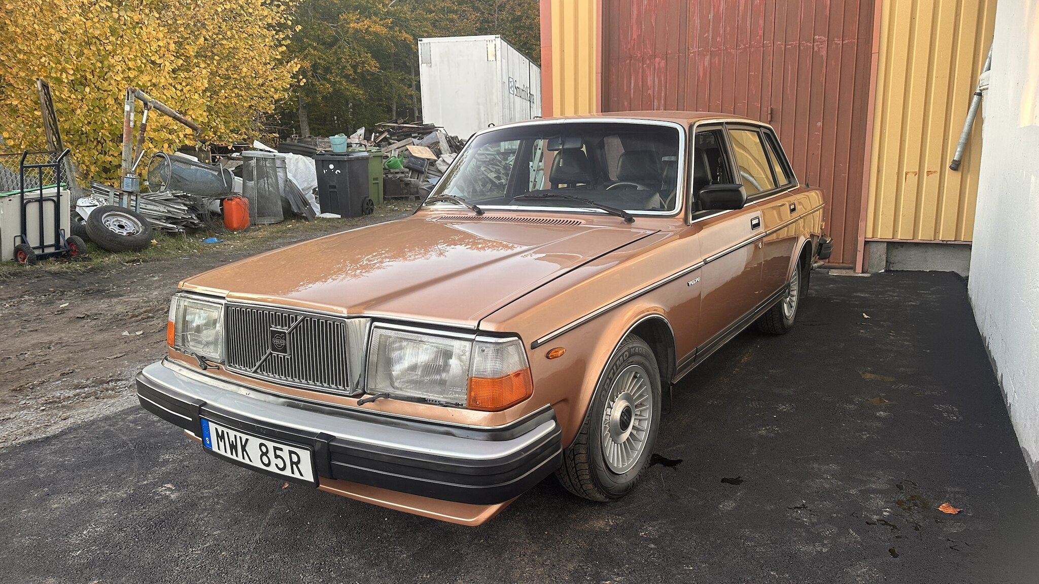 Exteriörbild på 1981 Volvo 244 GLE D6