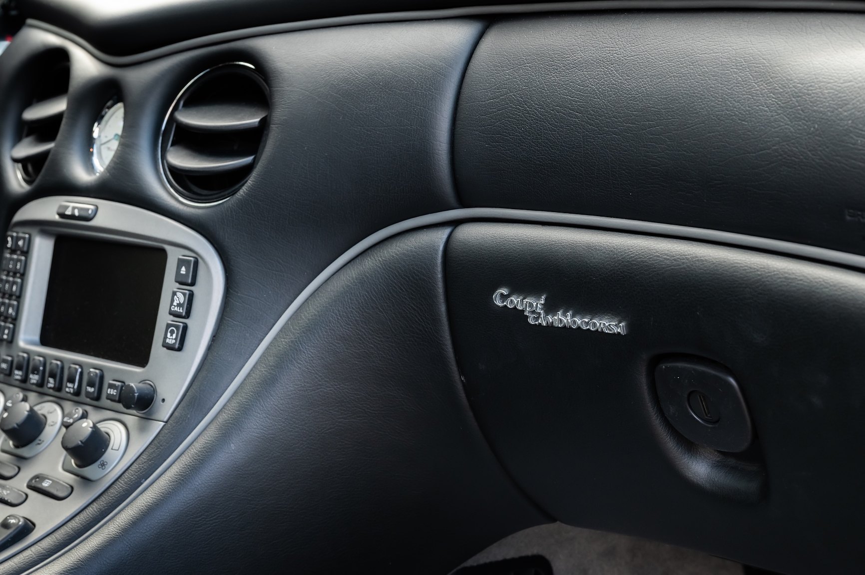 Interior image of 2004 Maserati Coupé 4.2 V8 Cambiocorsa