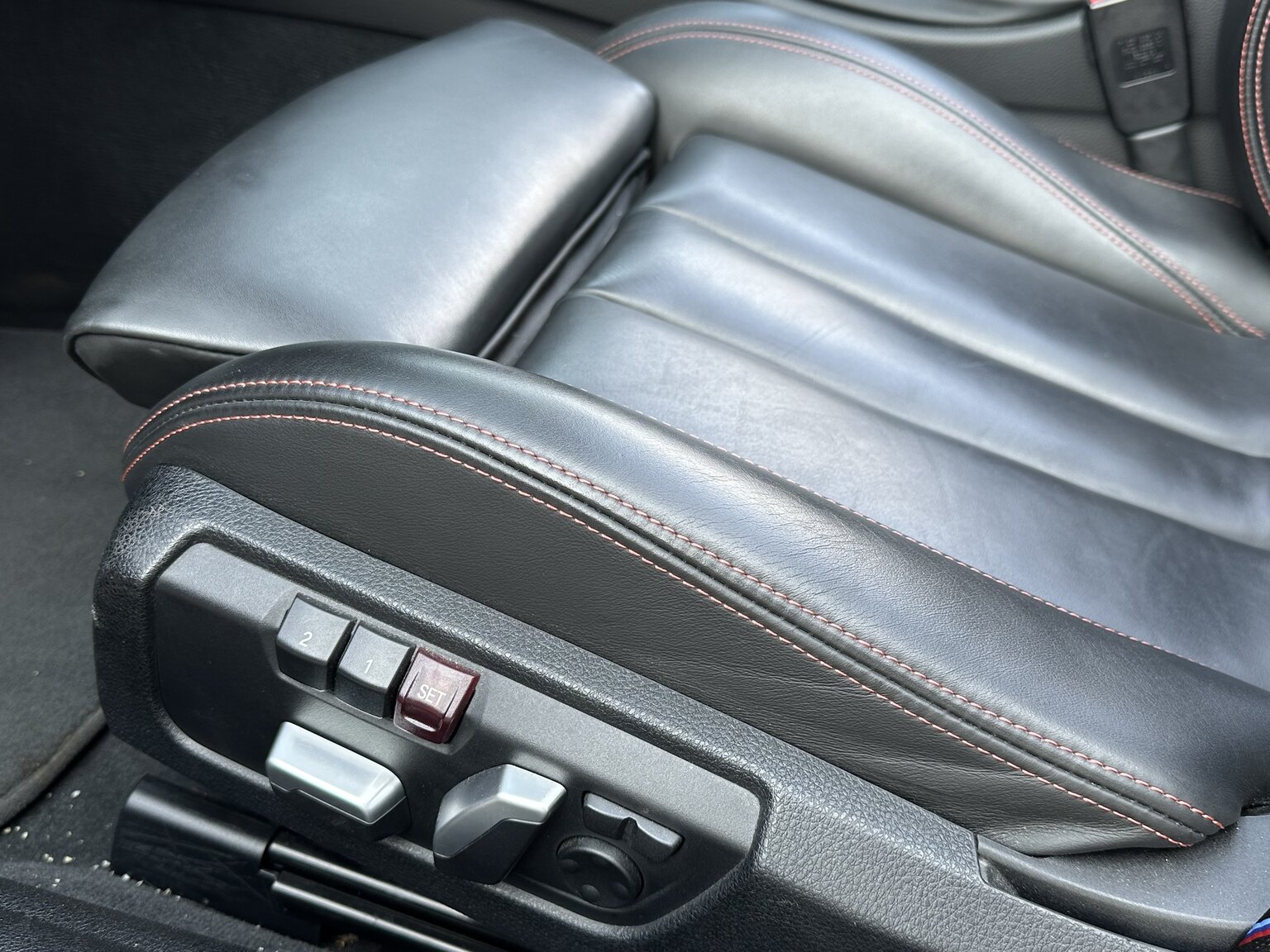 Interiörbild 2018 BMW M4 Competition Convertible F83 Manual