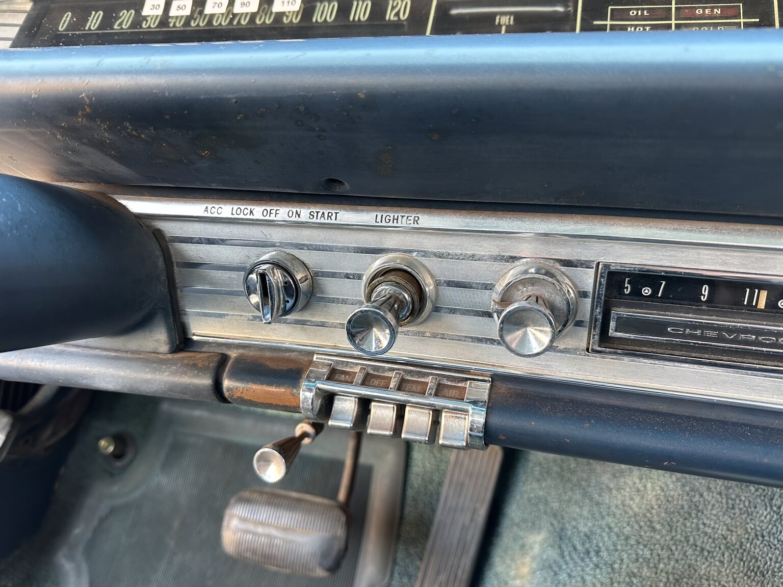 Innenraumfoto von 1963 Chevrolet Impala Sedan (18)