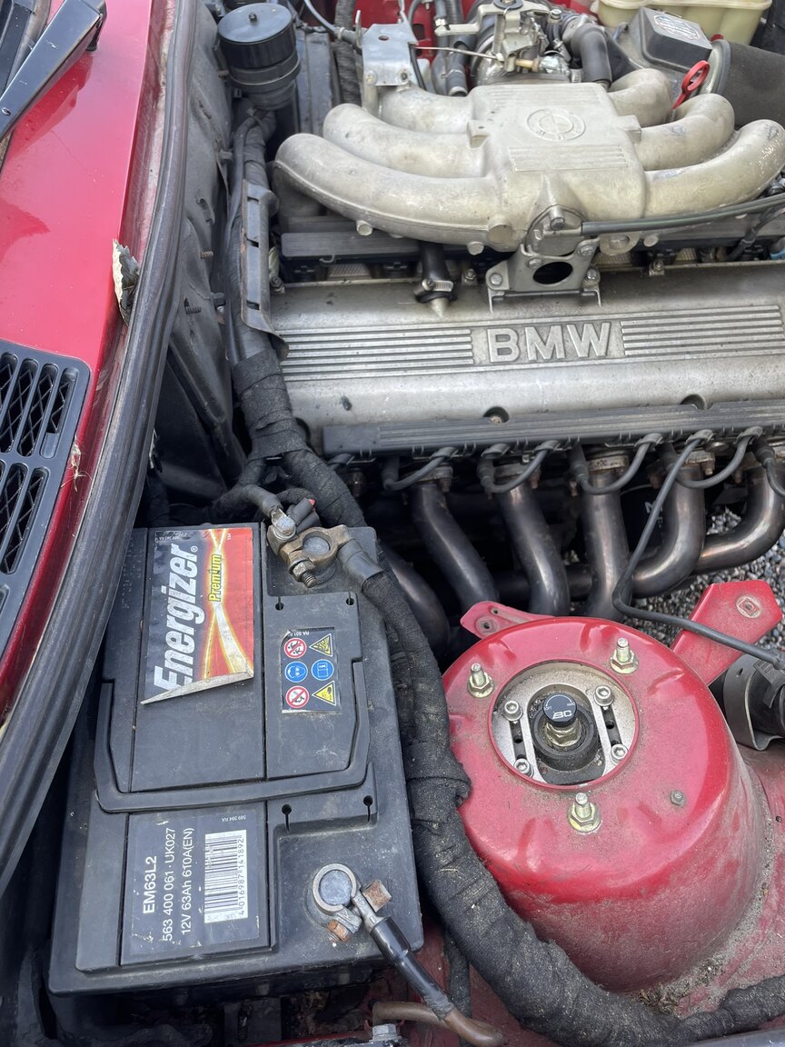 Image of 1987 BMW 320i mechanics
