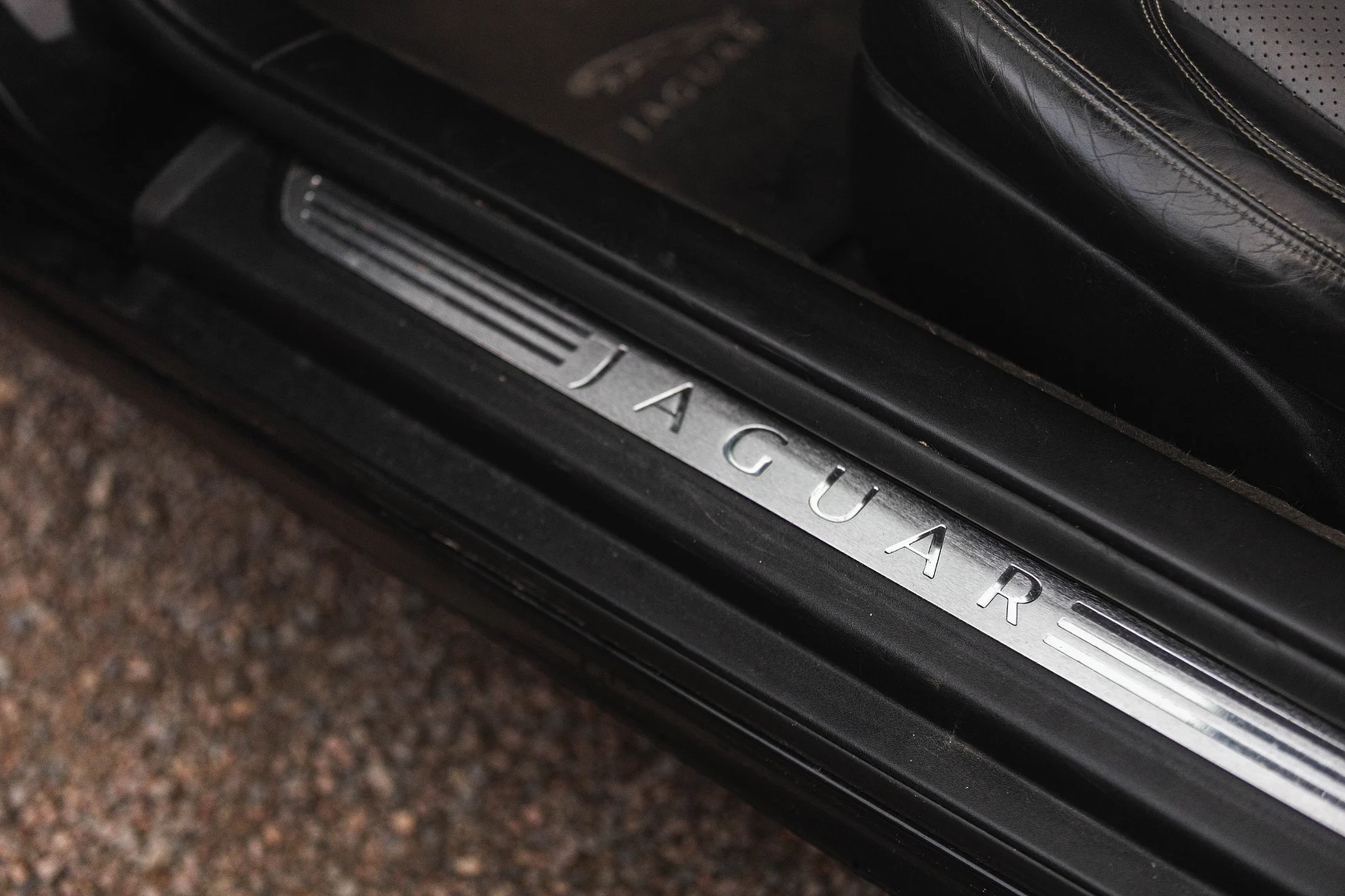 Interior image of 2011 Jaguar XK Cabriolet (14)