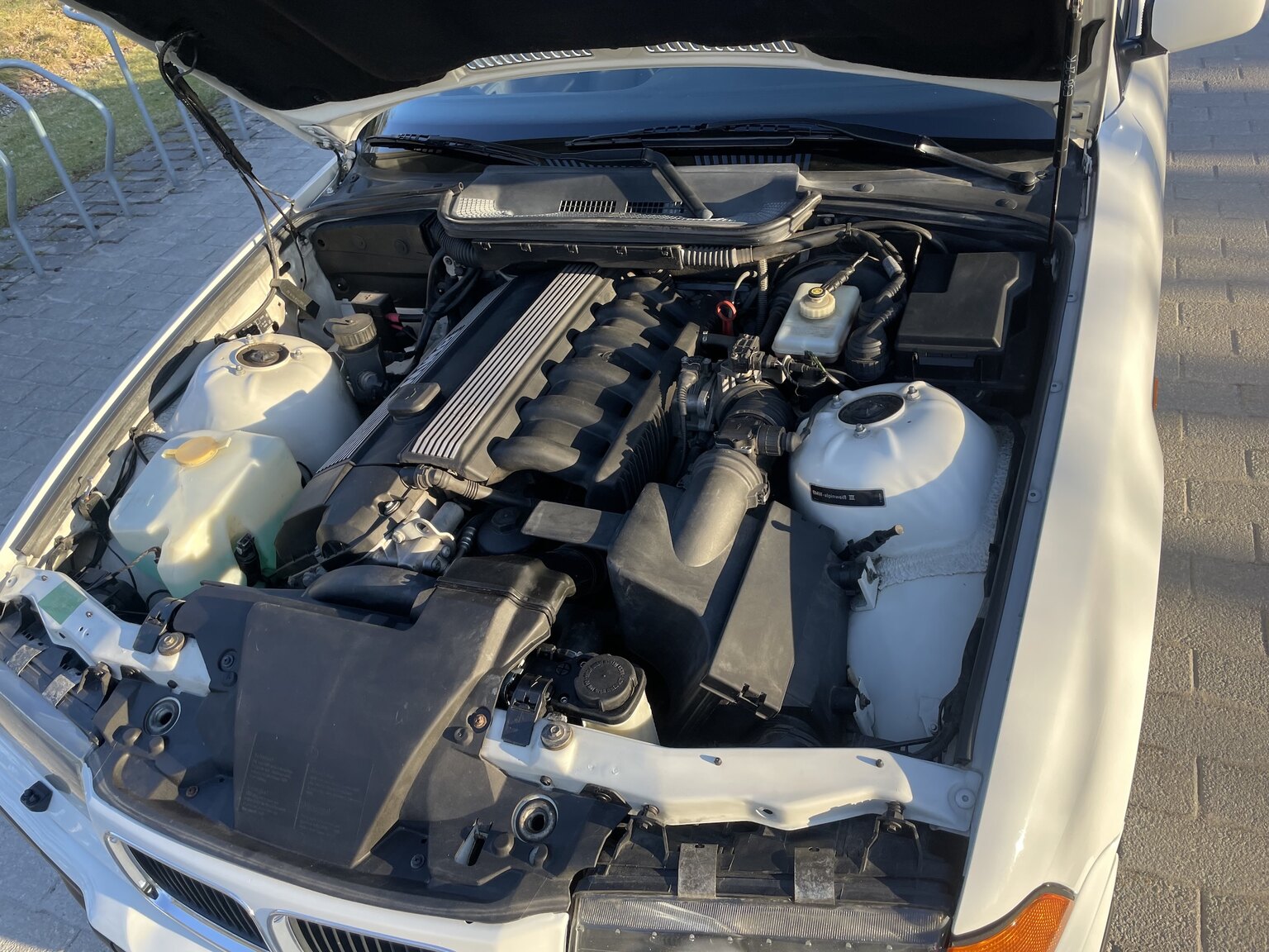 Image of 1995 BMW 328 iA Convertible mechanics