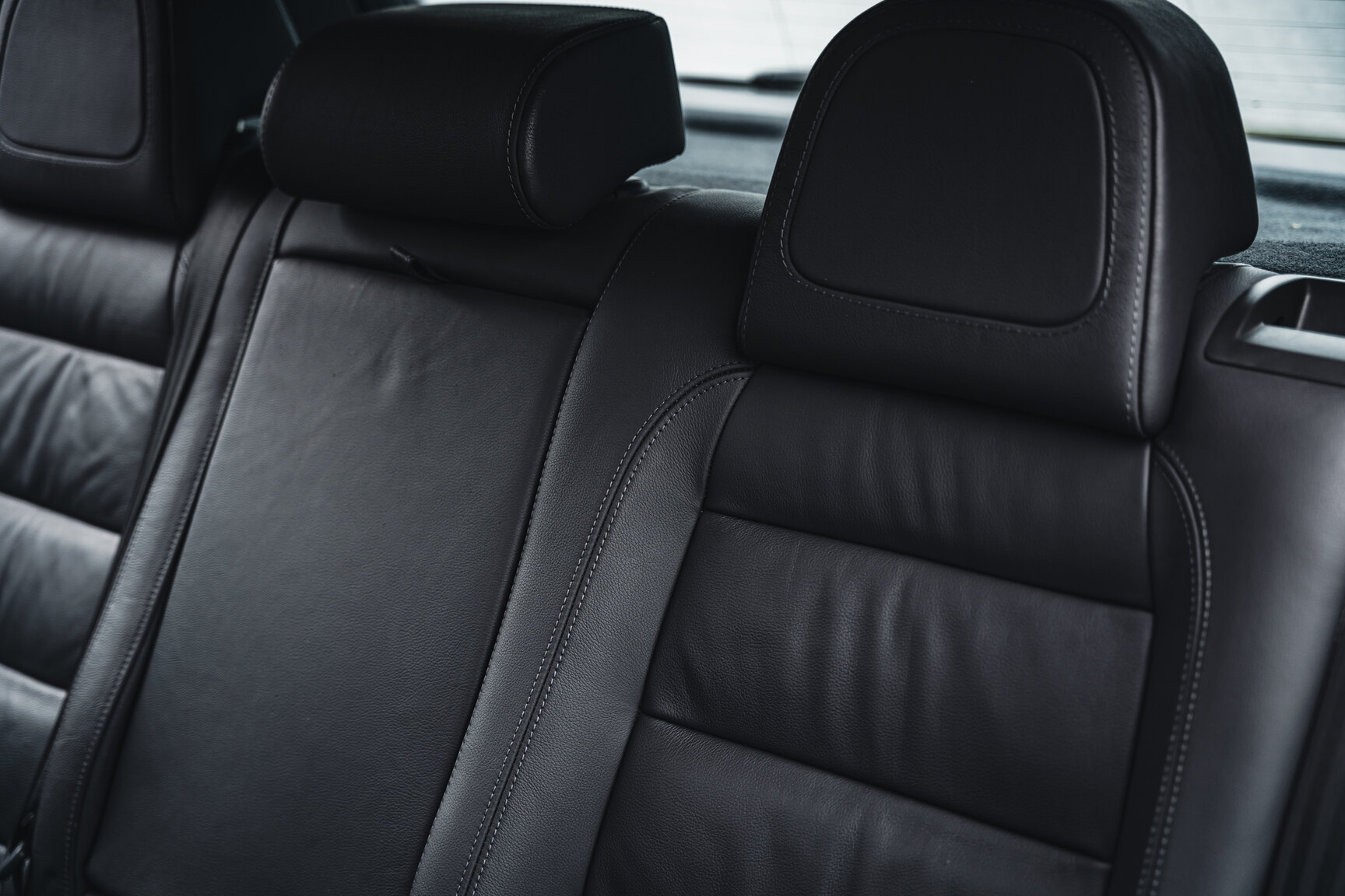 Innenraumfoto von 2007 Volkswagen Golf R32 (84)