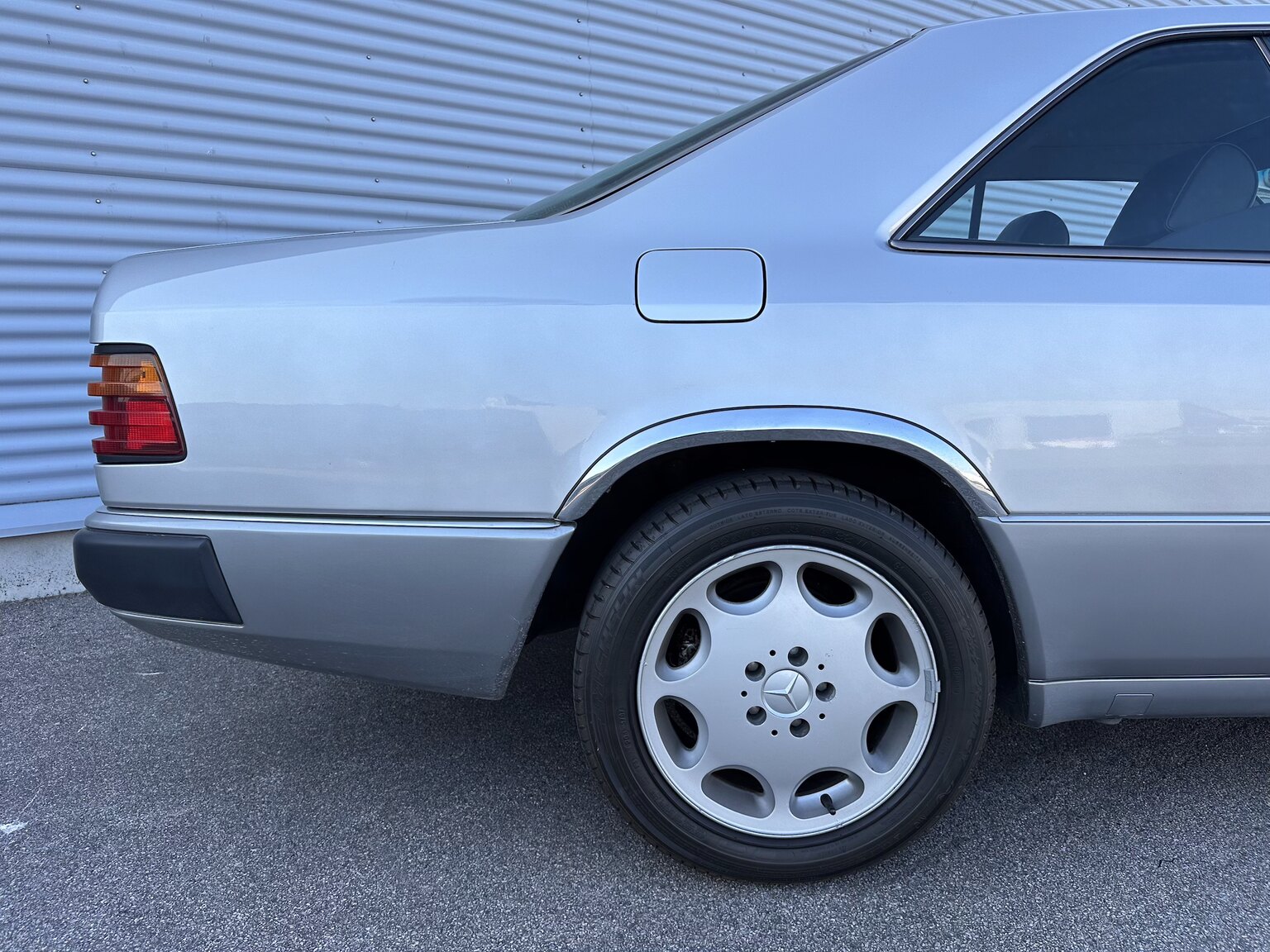 Aussenfoto 1992 Mercedes-Benz 300 CE-24