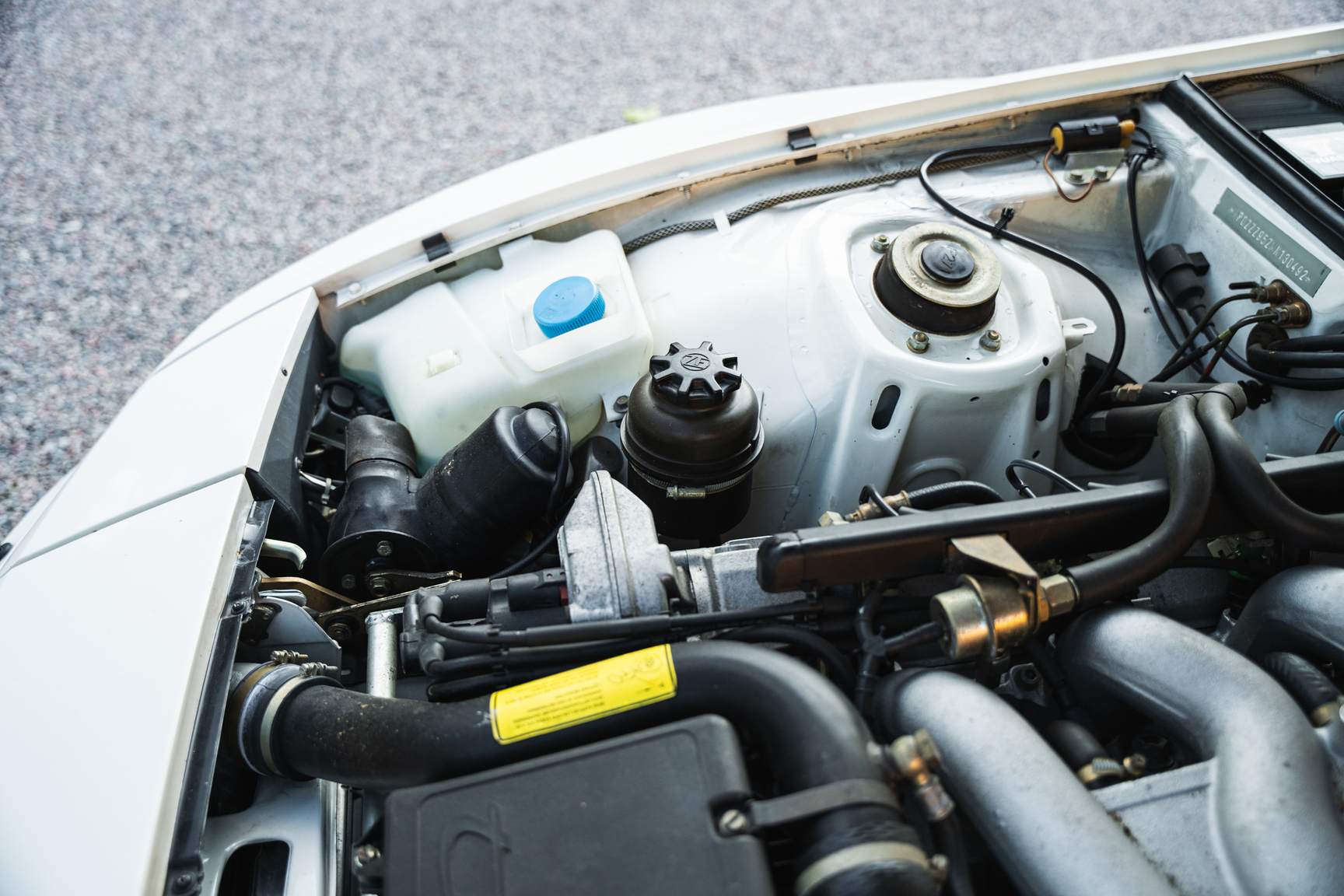 Image of 1991 Porsche 944 Turbo Cabriolet mechanics