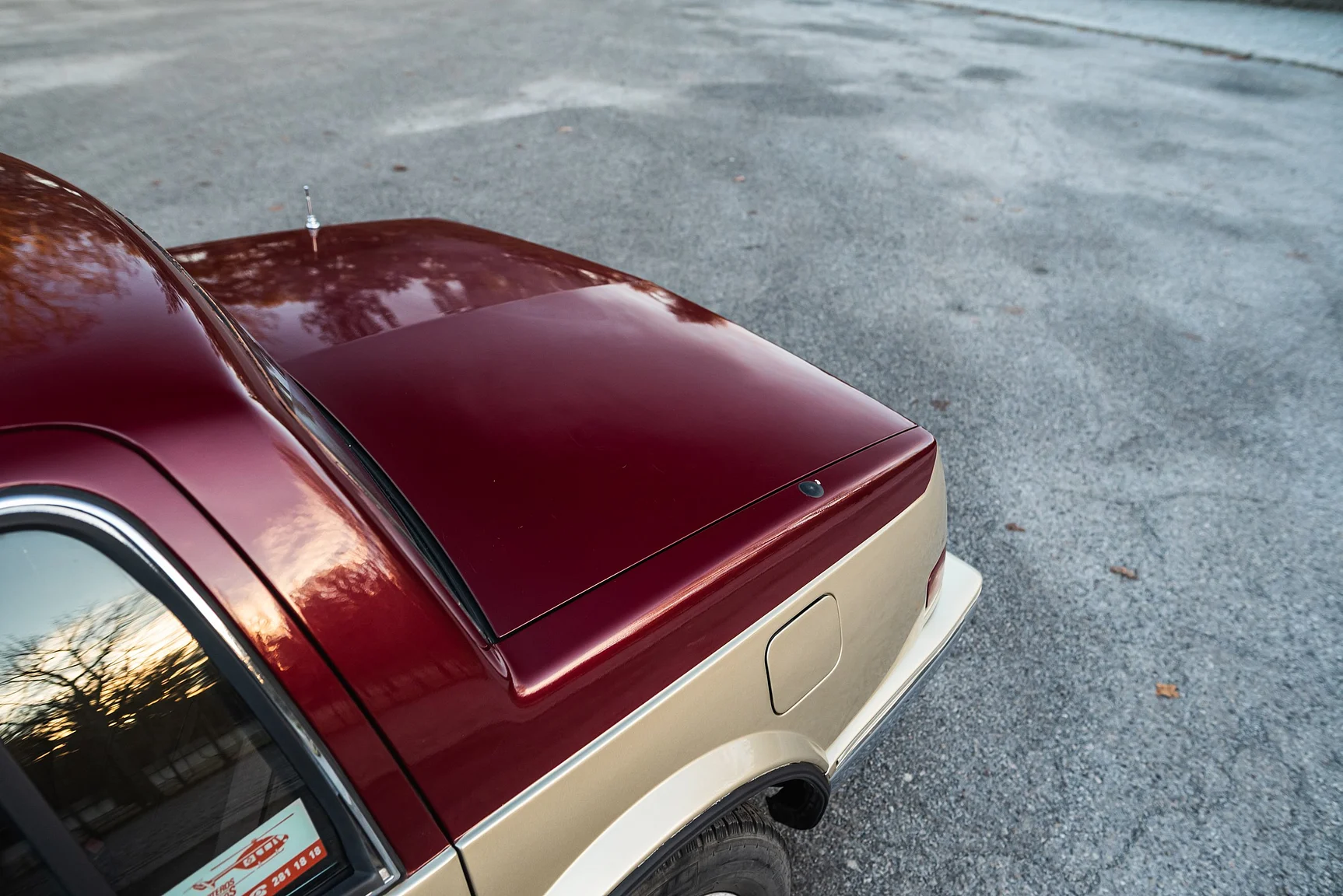 Exterior image of 1989 Cadillac Seville (16)