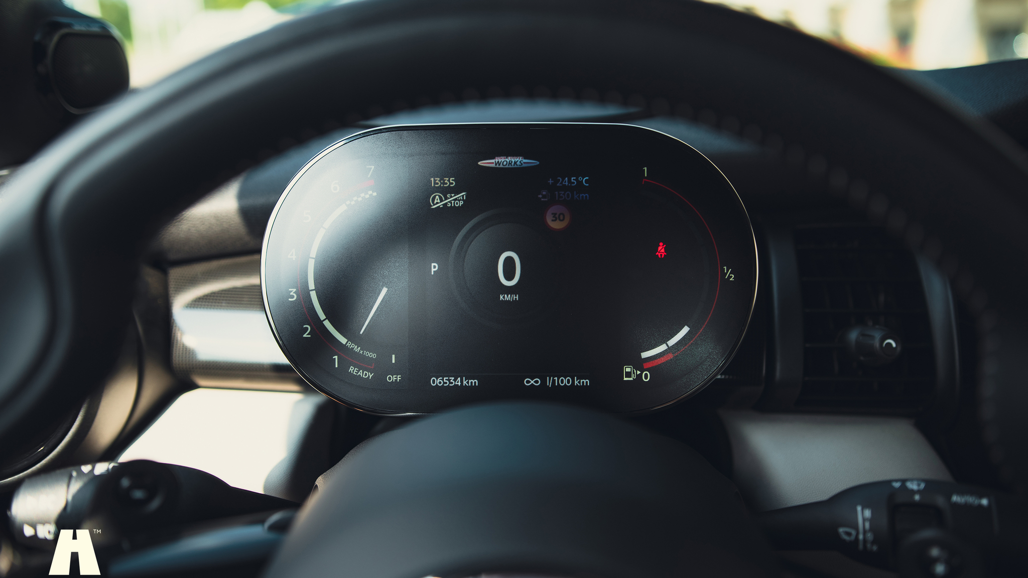 Innenraumfoto von 2021 Mini John Cooper Works Cabriolet  (15)