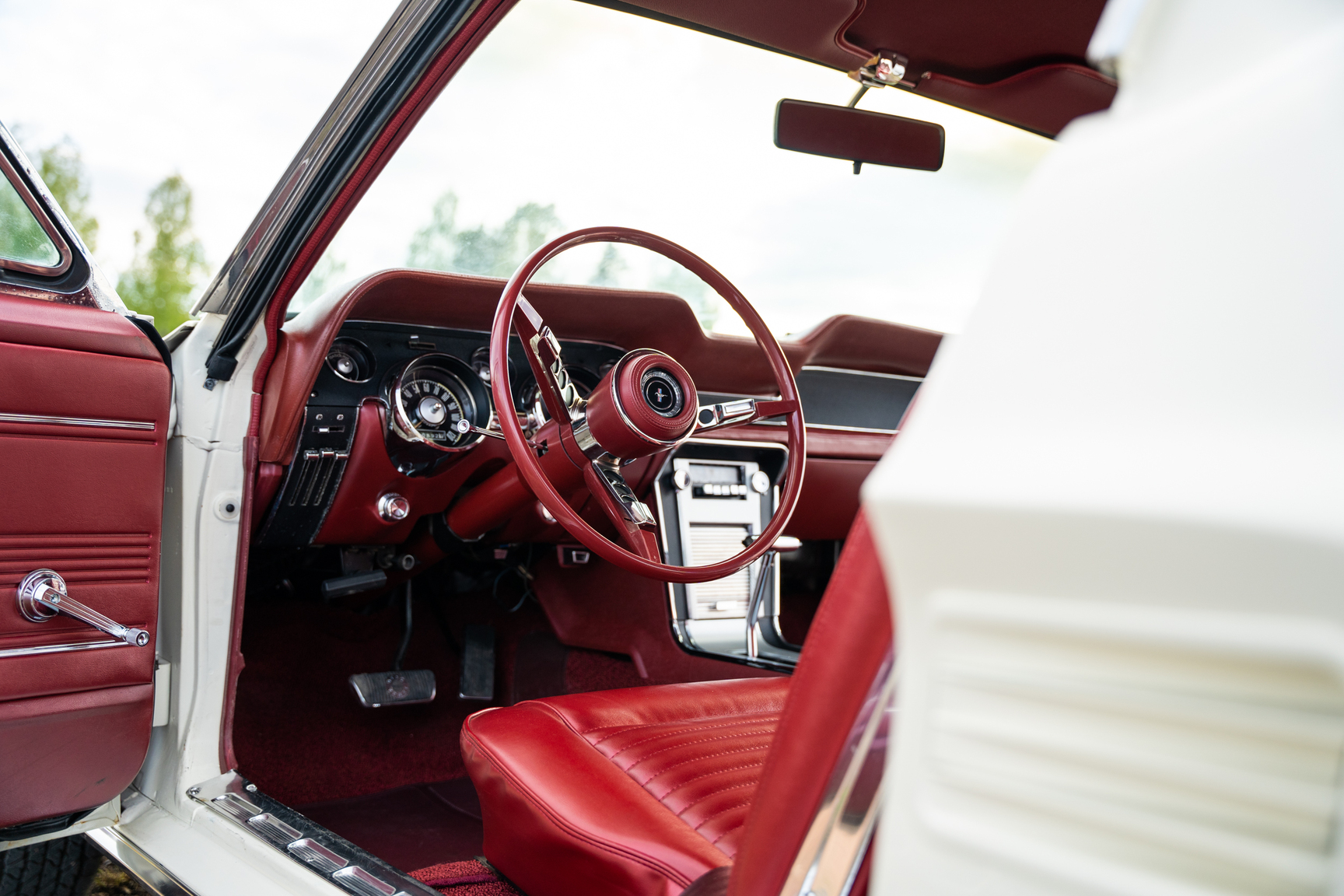 Interior image of 1967 Ford Mustang Fastback (2)