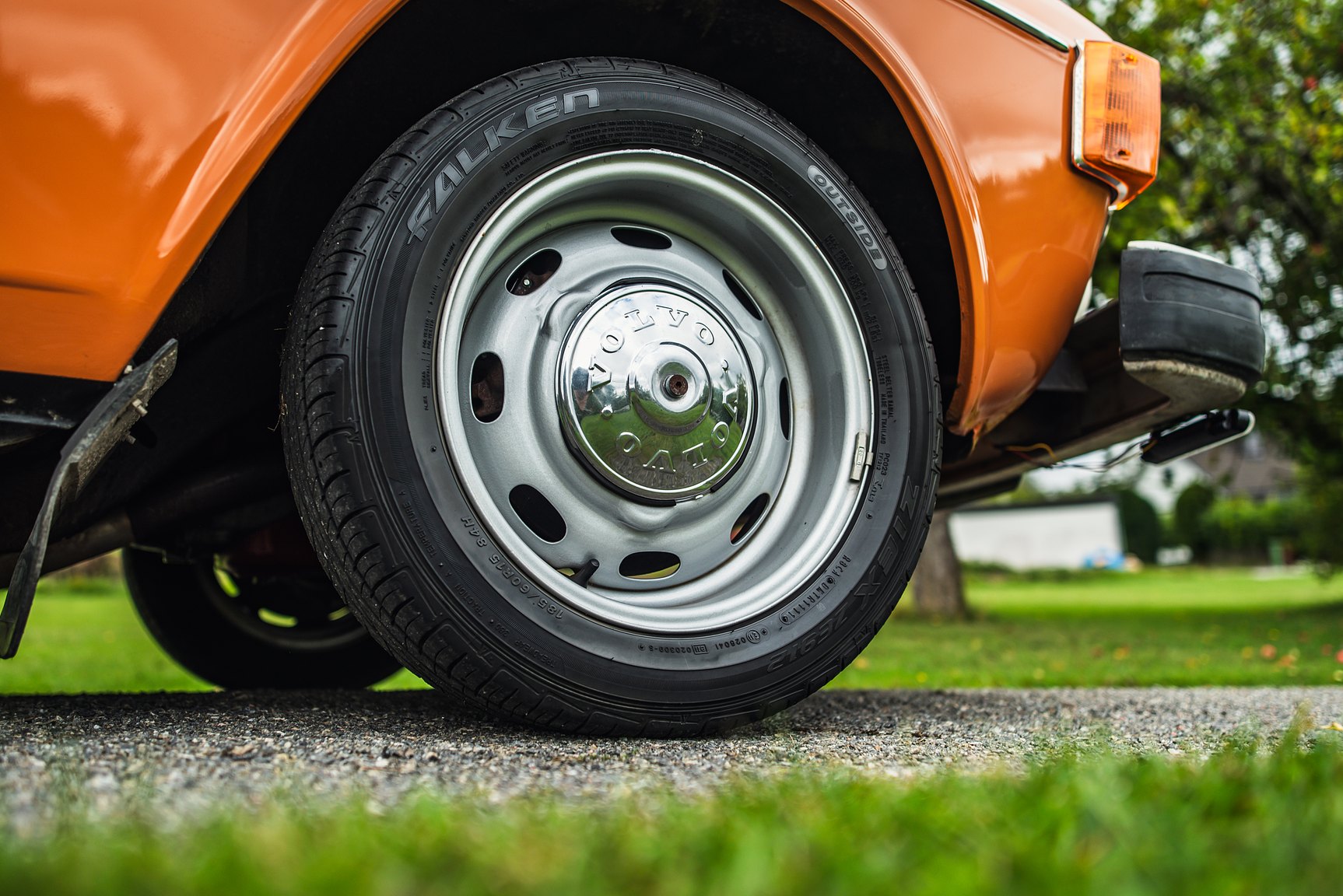 Exterior image of 1974 Volvo 142 2.0