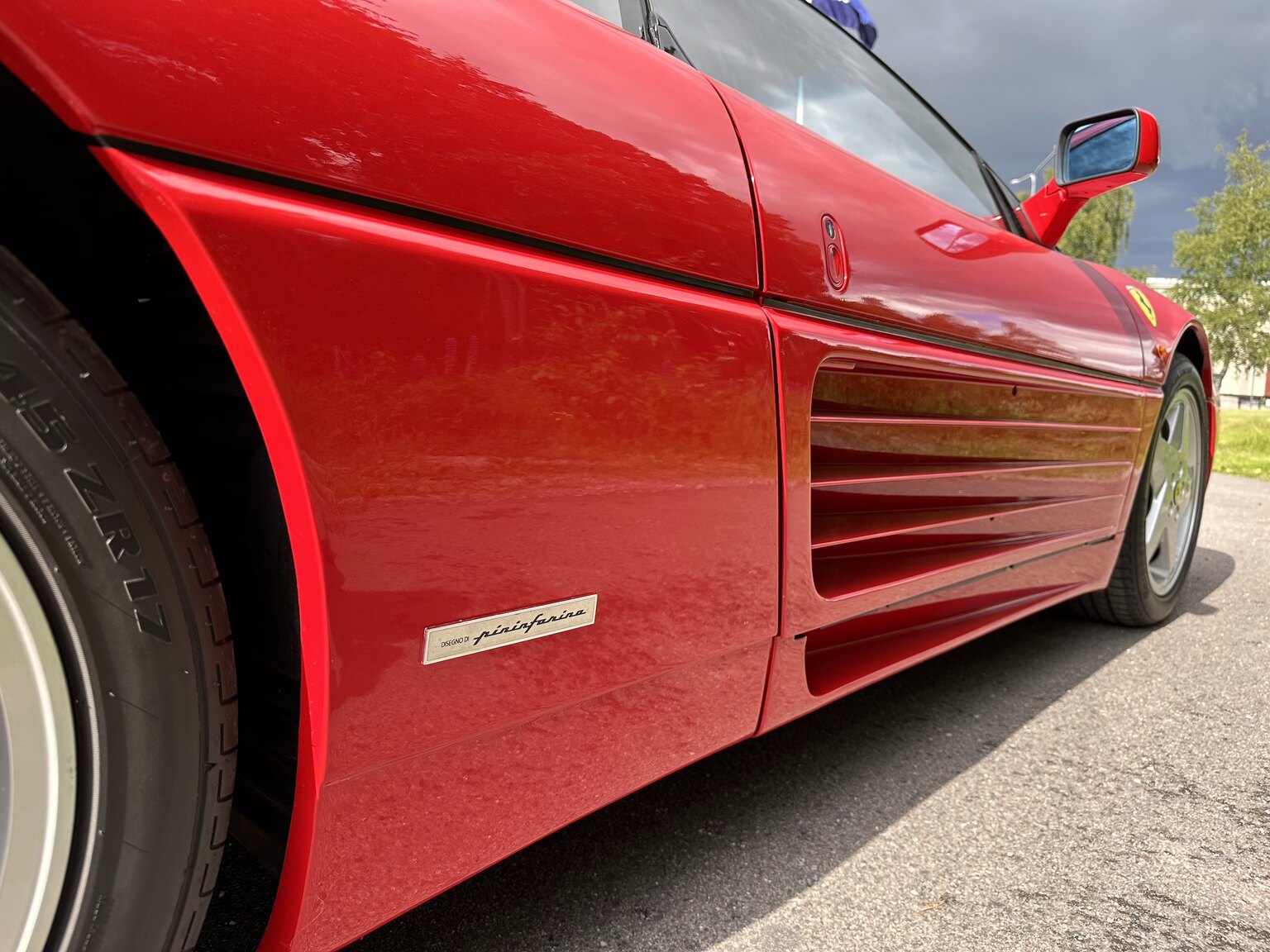 Exteriörbild på 1990 Ferrari 348 (62)