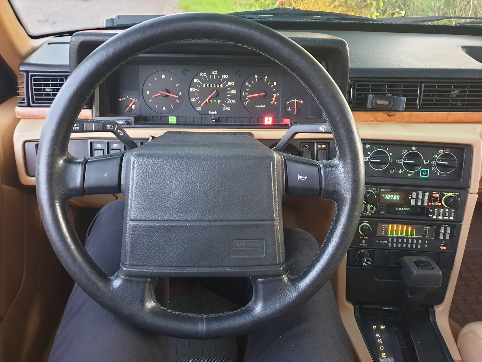Interiörbild 1990 Volvo 780 Bertone