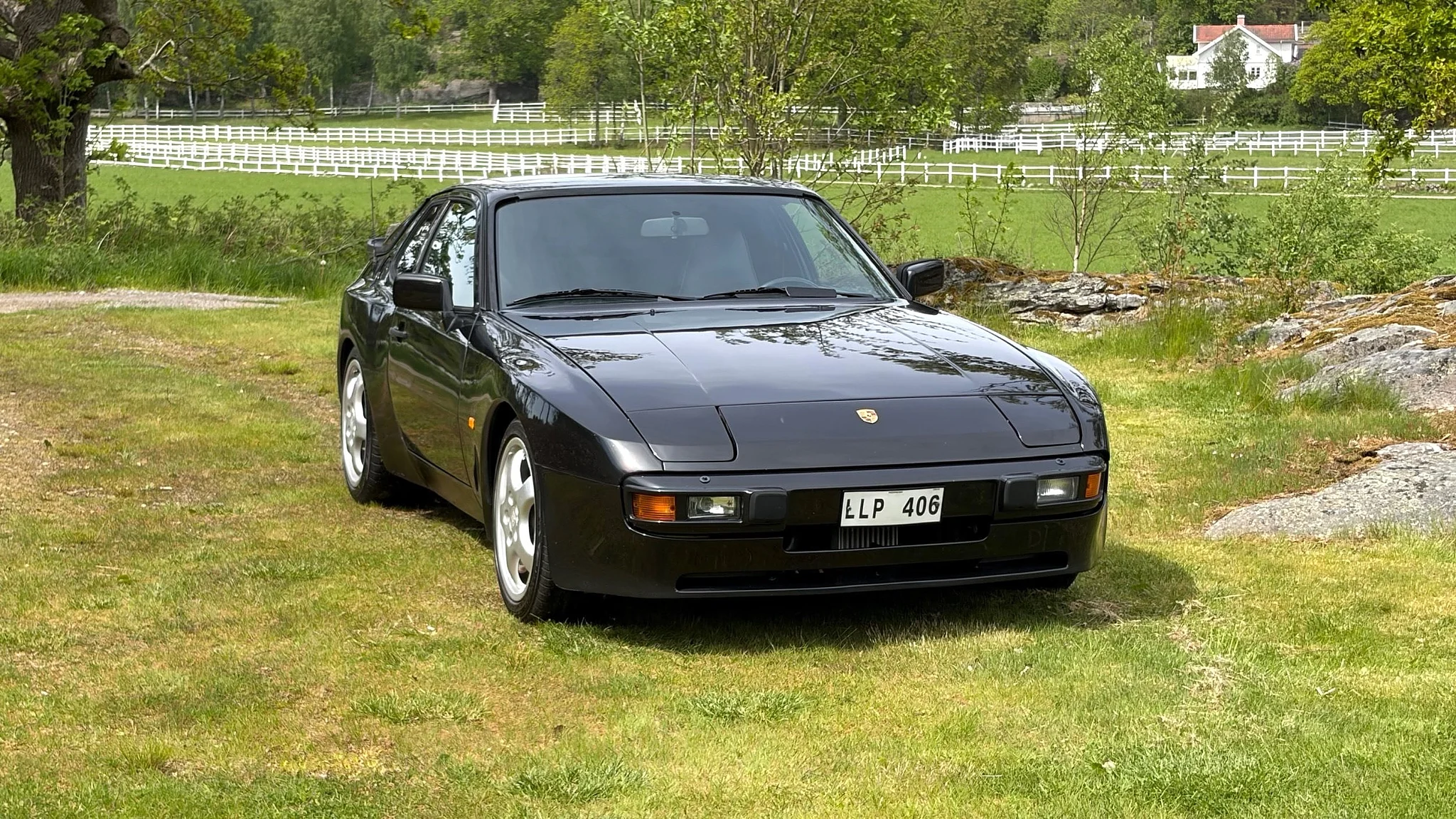 Exteriörbild på 1983 Porsche 944 1,8 TFSI Targa  (3)