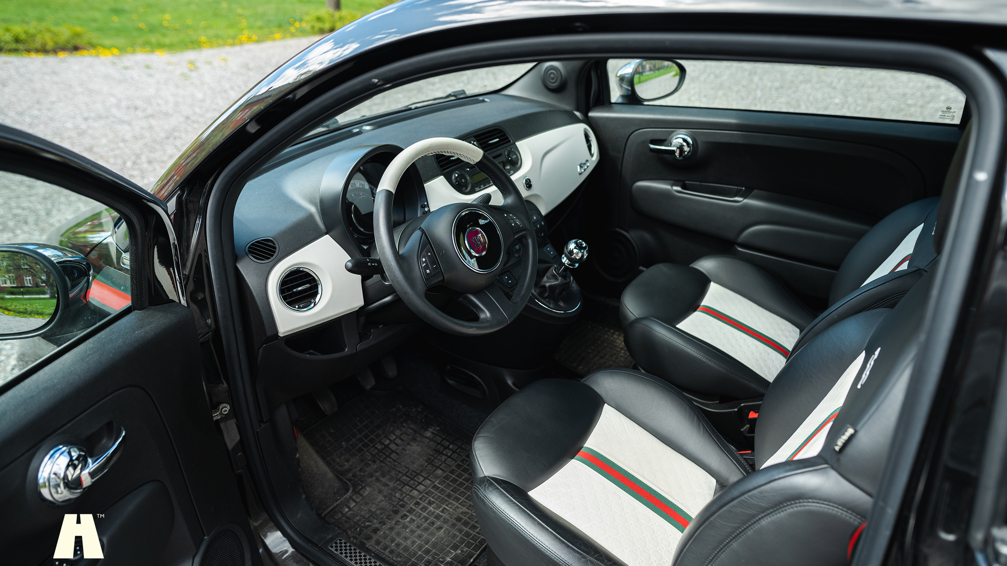 Interior image of 2012 FIAT 500 GUCCI
