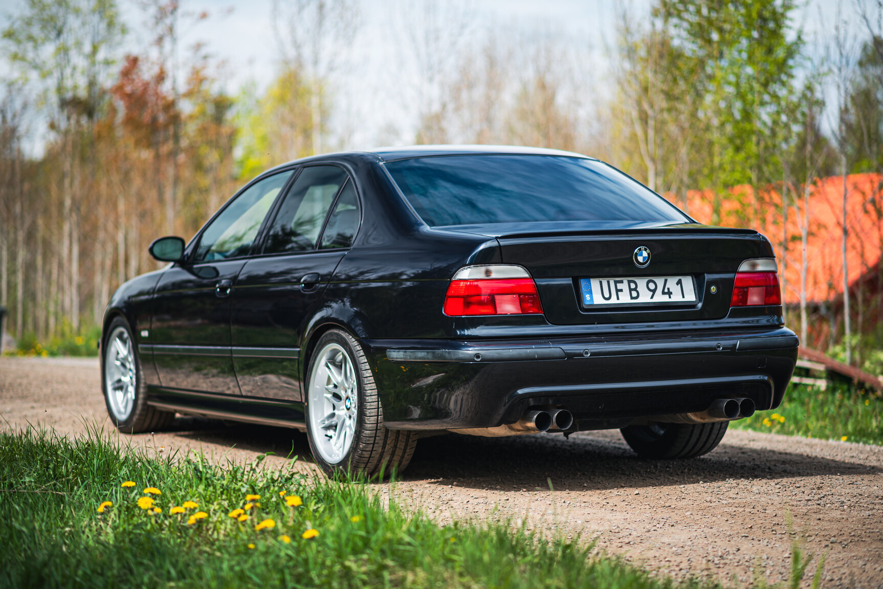 Exterior image of 2000 BMW M5 E39