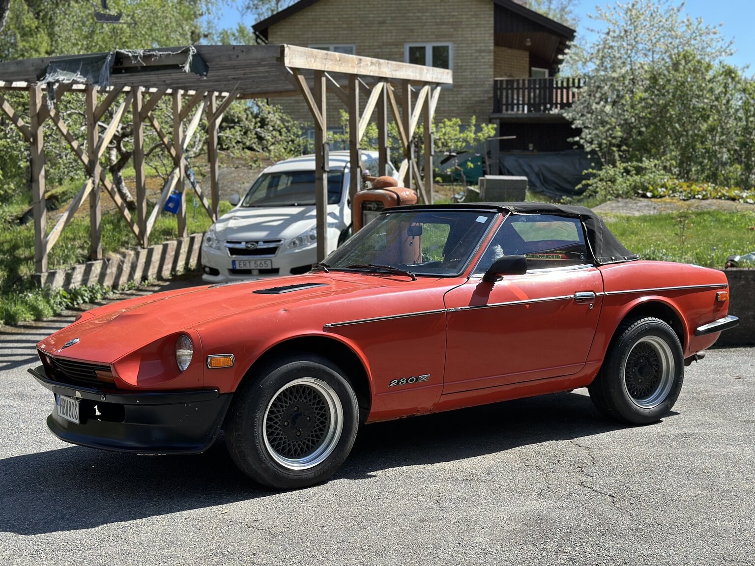 Exterior image of 1977 Datsun 280Z Griffith Z Roadster