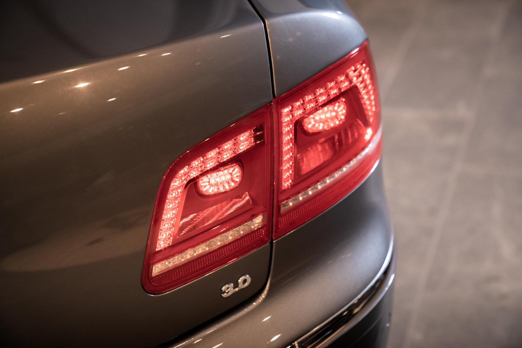 Exteriörbild på 2012 Volkswagen Phaeton 3.0 TDI 4Motion
