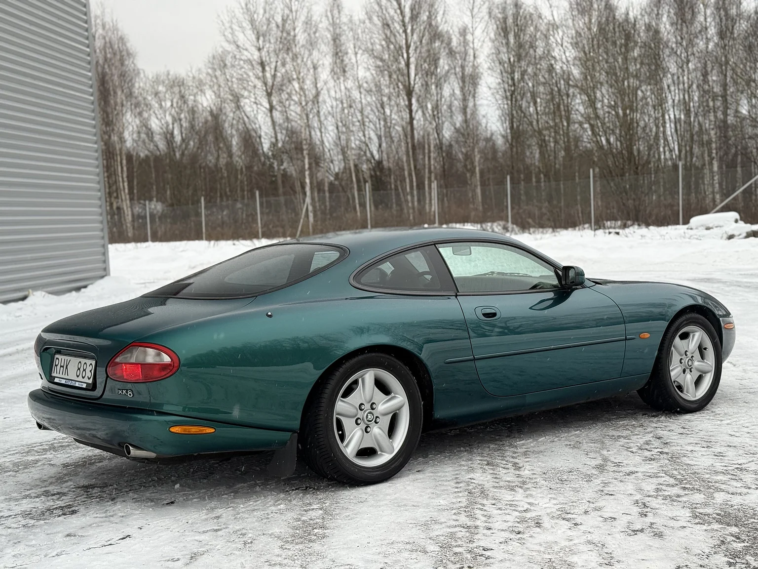 Exteriörbild på 1997 Jaguar XK8 (11)