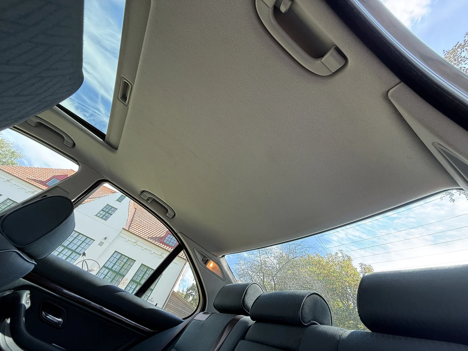 Interior image of 2003 BMW 525d Sedan (66)