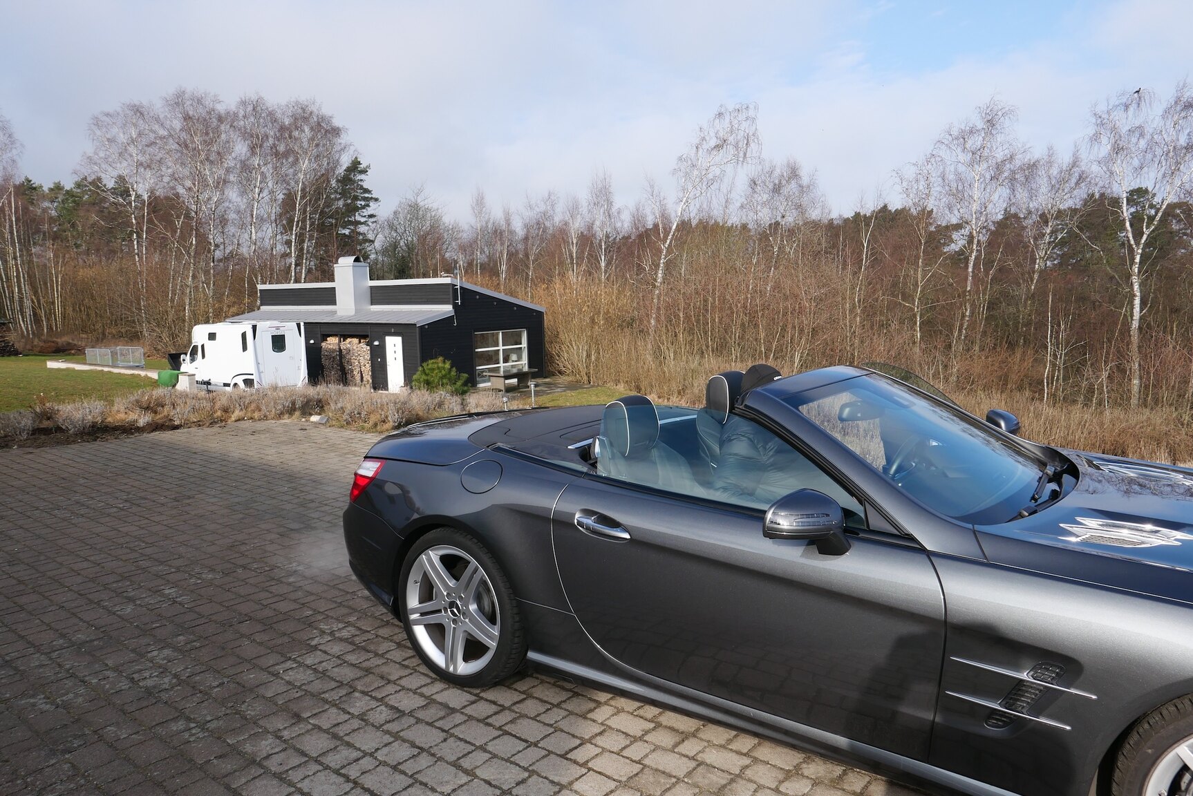 Exterior image of 2014 Mercedes-Benz SL500
