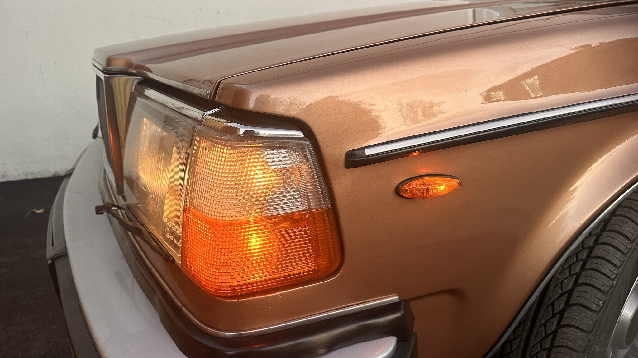 Exteriörbild på 1981 Volvo 244 GLE D6