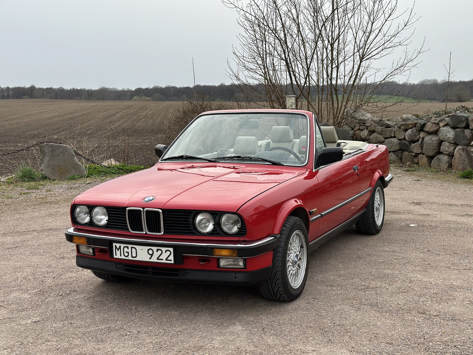 Aussenfoto 1987 BMW 325i Convertible (11)