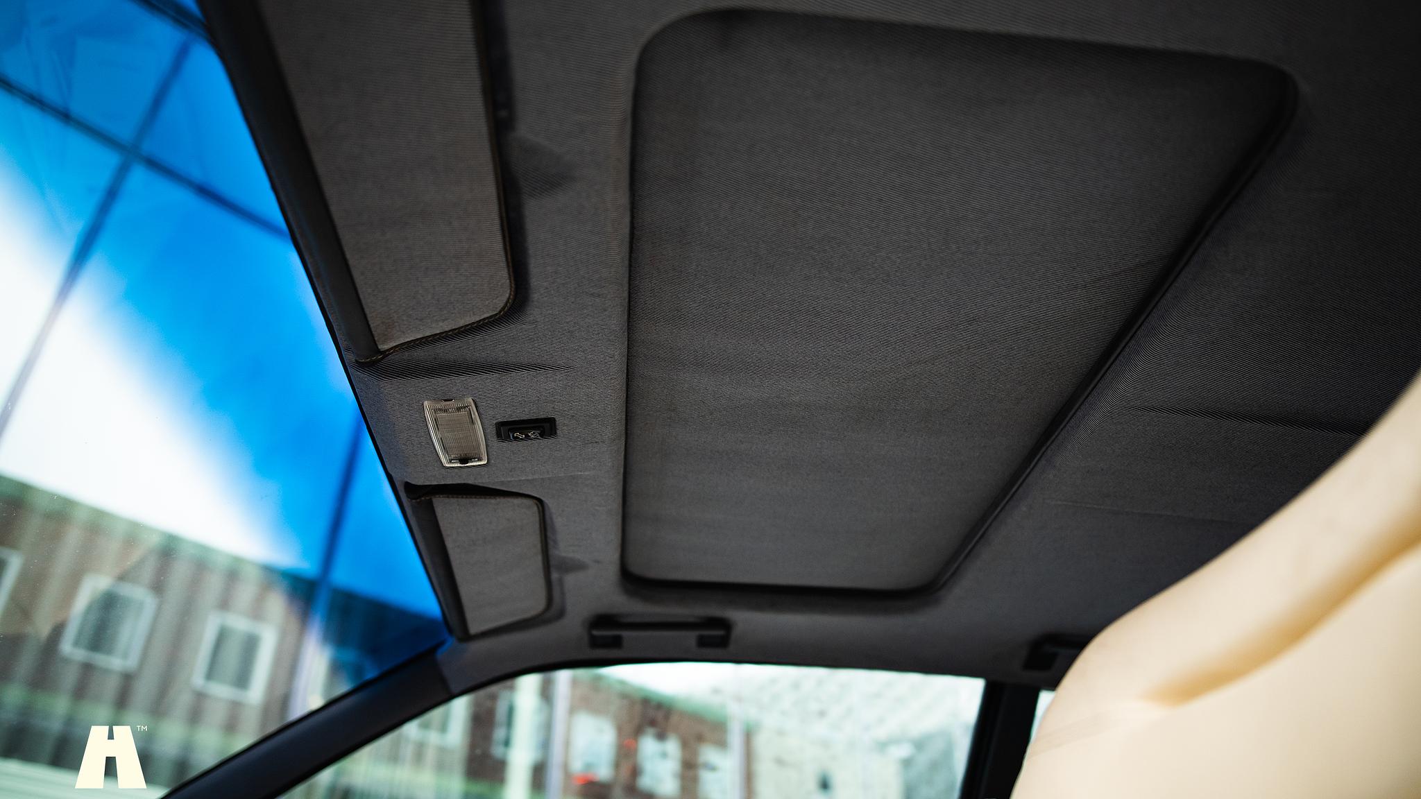 Interior image of 1985 Ferrari Mondial Quattrovalvole Design by Pininfarina (35)