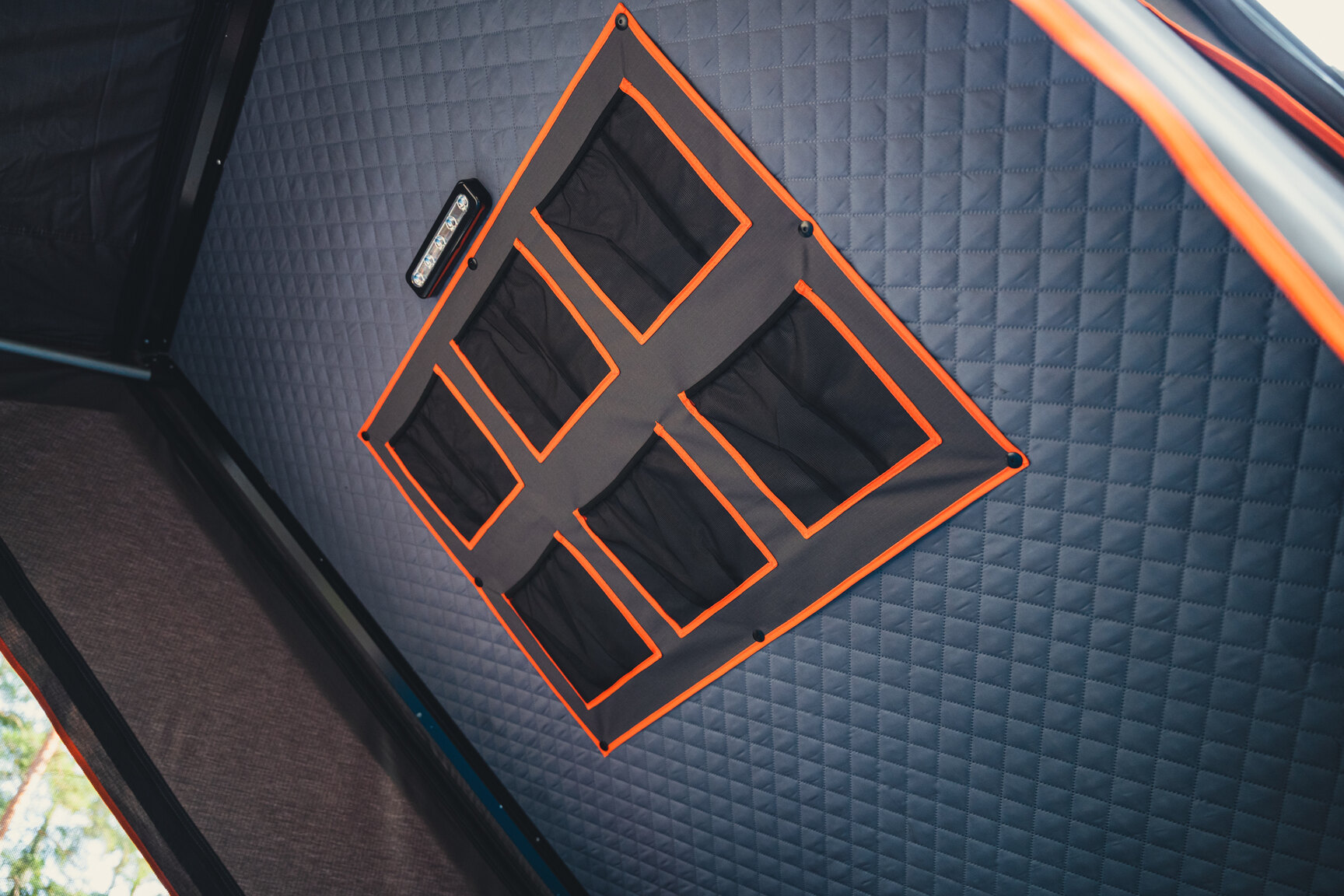 Exteriörbild på 2017 Dodge Ram 1500 AEV (38)