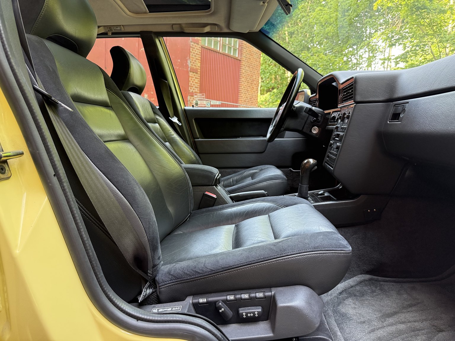 Interior image of 1995 Volvo 850 T-5R