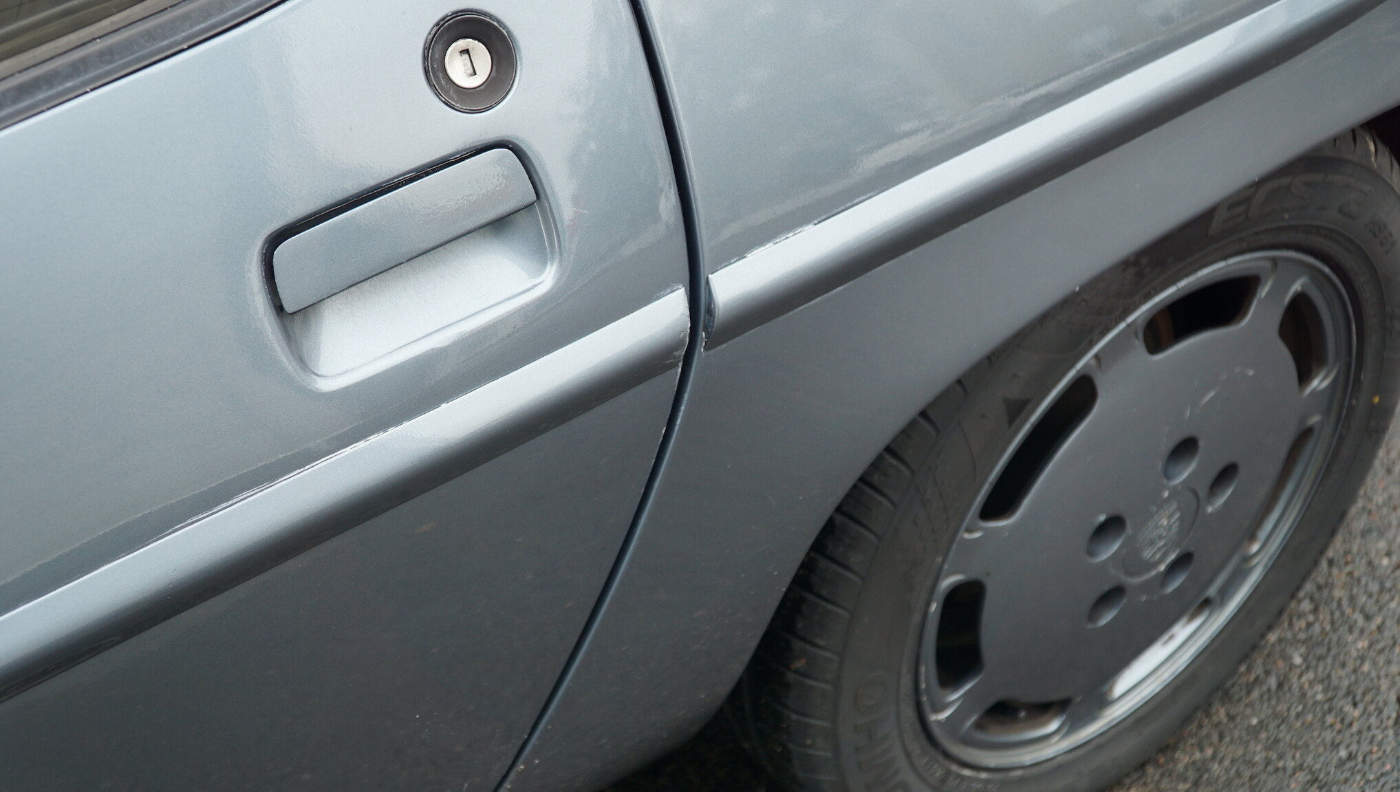 Exterior image of 1983 Porsche 928S (39)