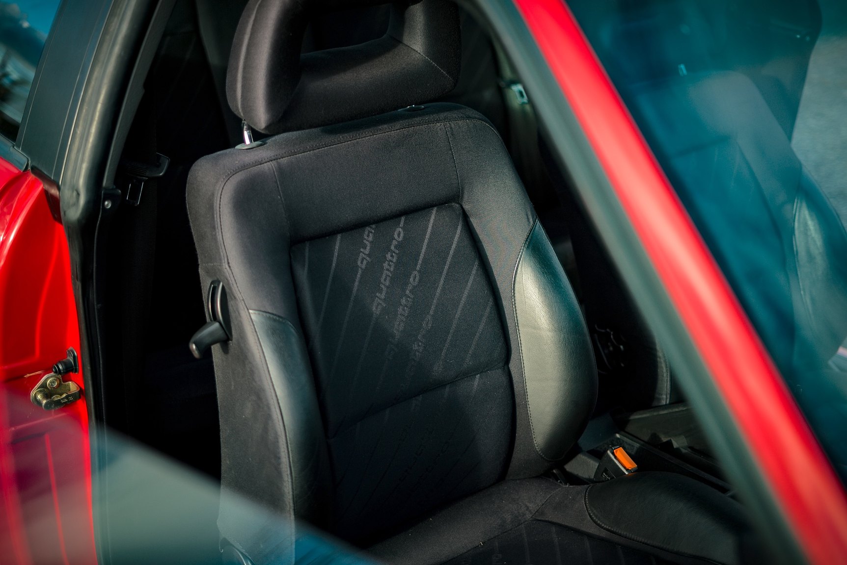 Innenraumfoto von 1992 Audi quattro S2 Abt C5