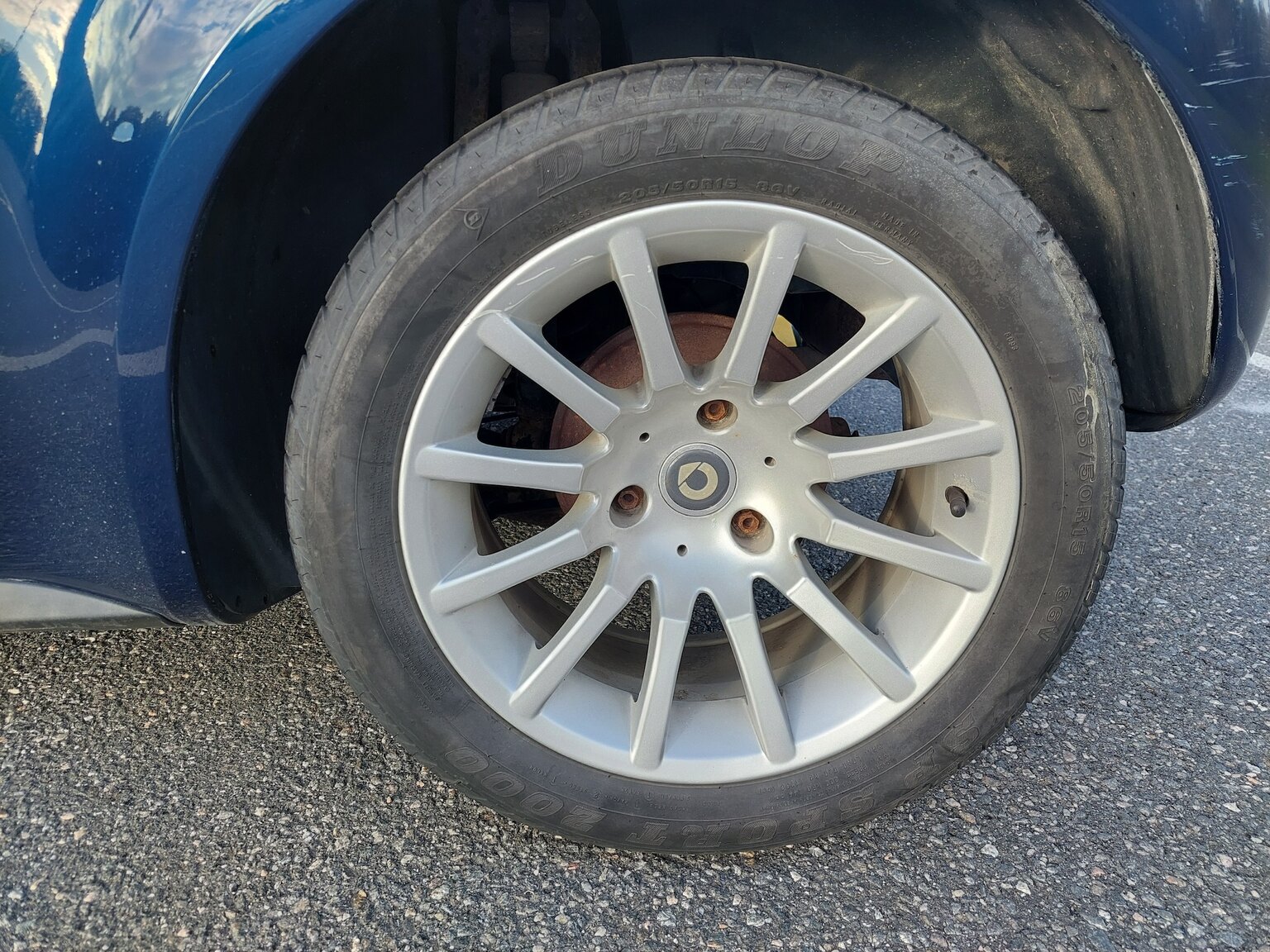 Exteriörbild på 2004 Smart Roadster