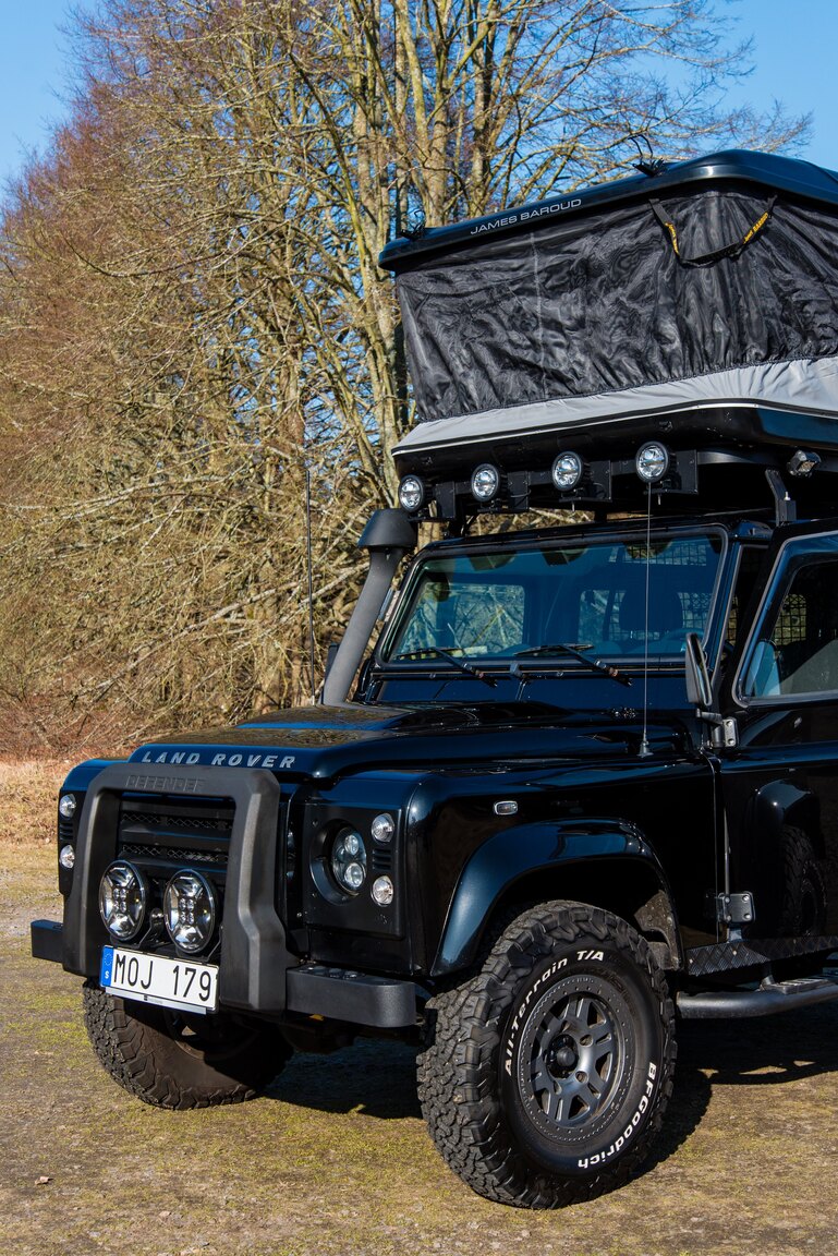Exterior image of 2009 Land Rover Defender 90 2.4 TD4 4x4