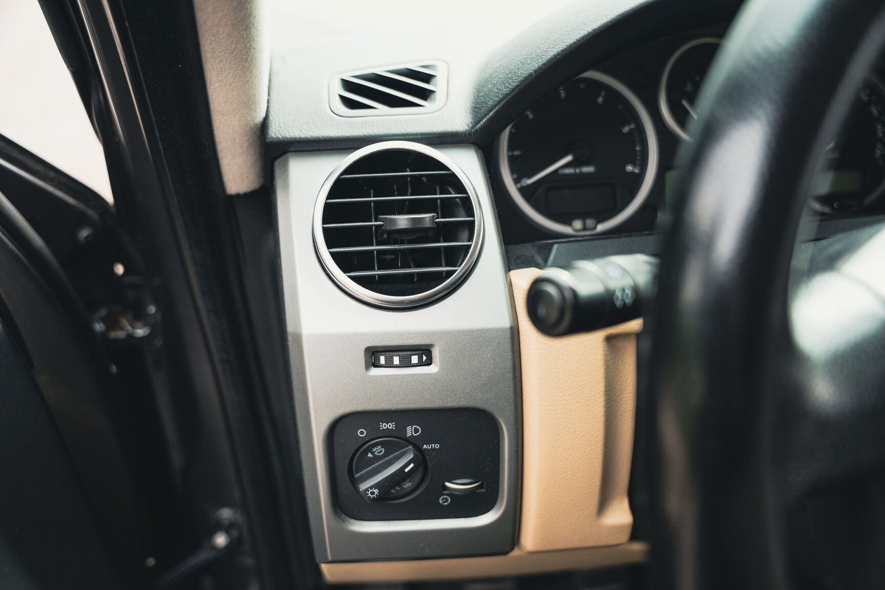 Interior image of 2008 Land Rover Discovery TDV6 SE (34)