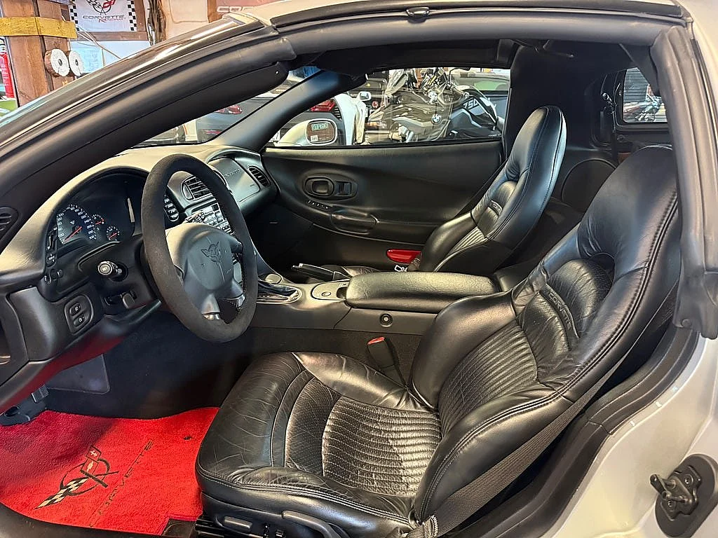 Image of 2001 Chevrolet Corvette (15)