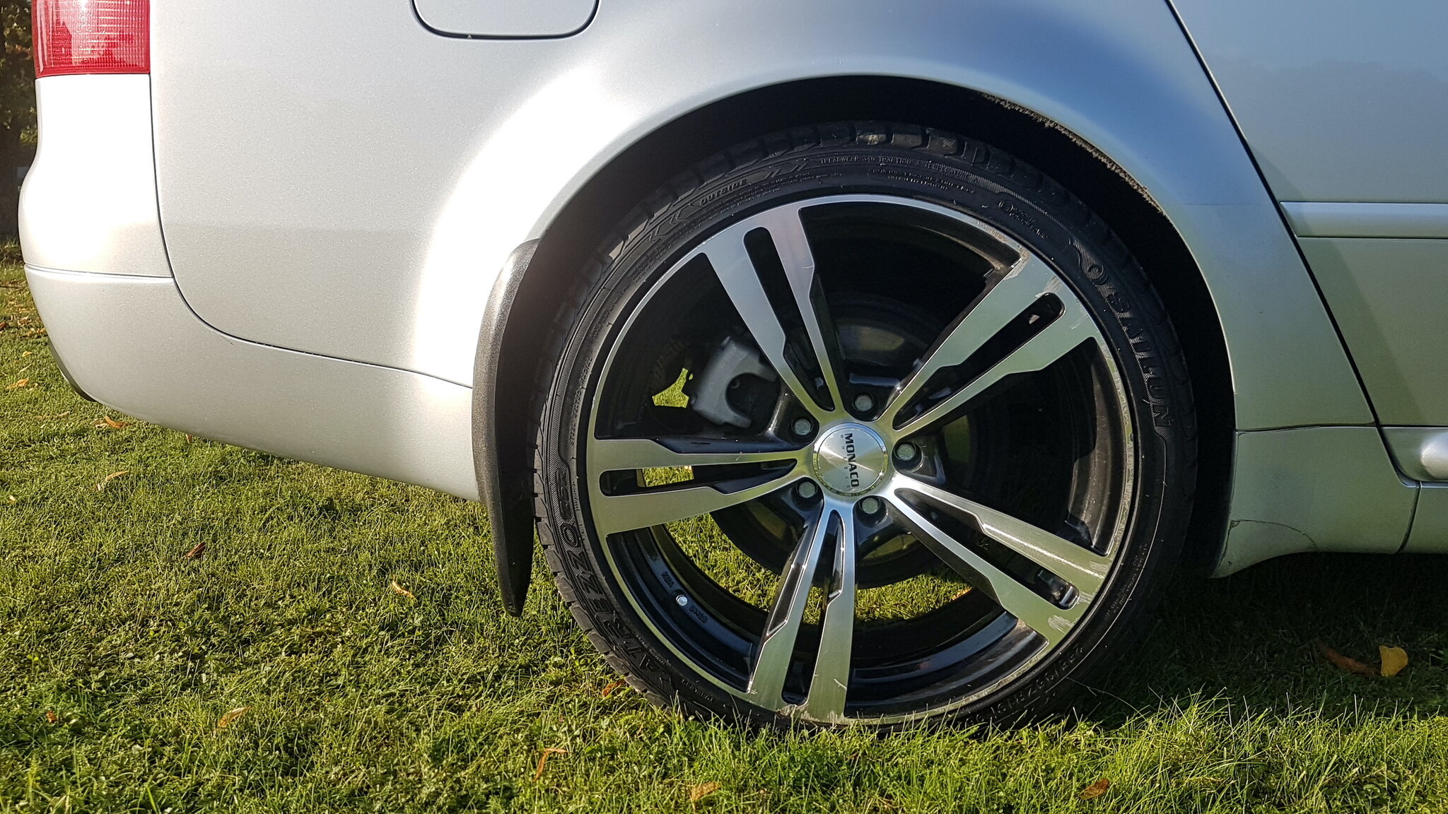 Exteriörbild på 2000 Audi S6 Avant