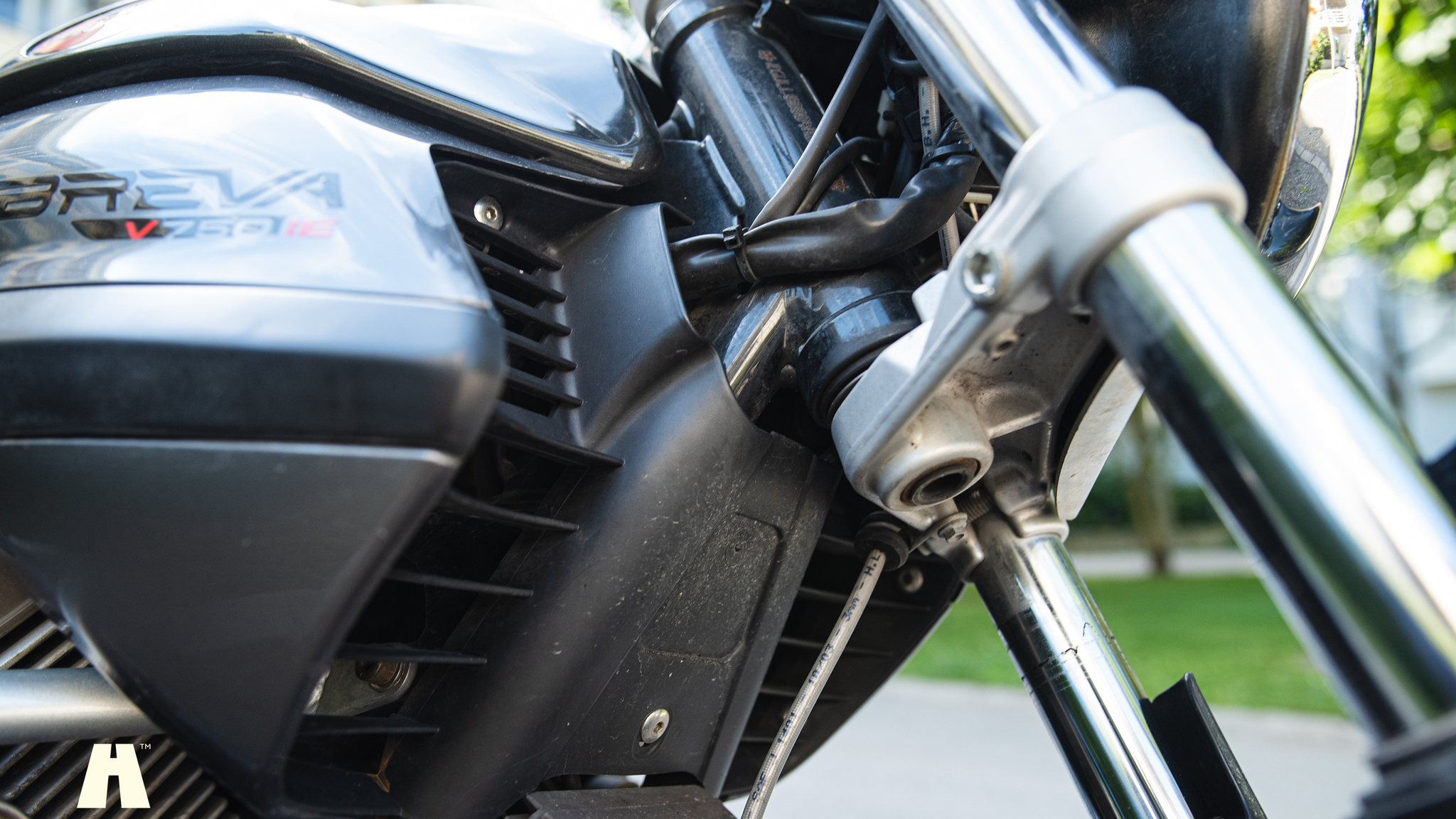 2005 Moto Guzzi Breva 750i, Mekanik