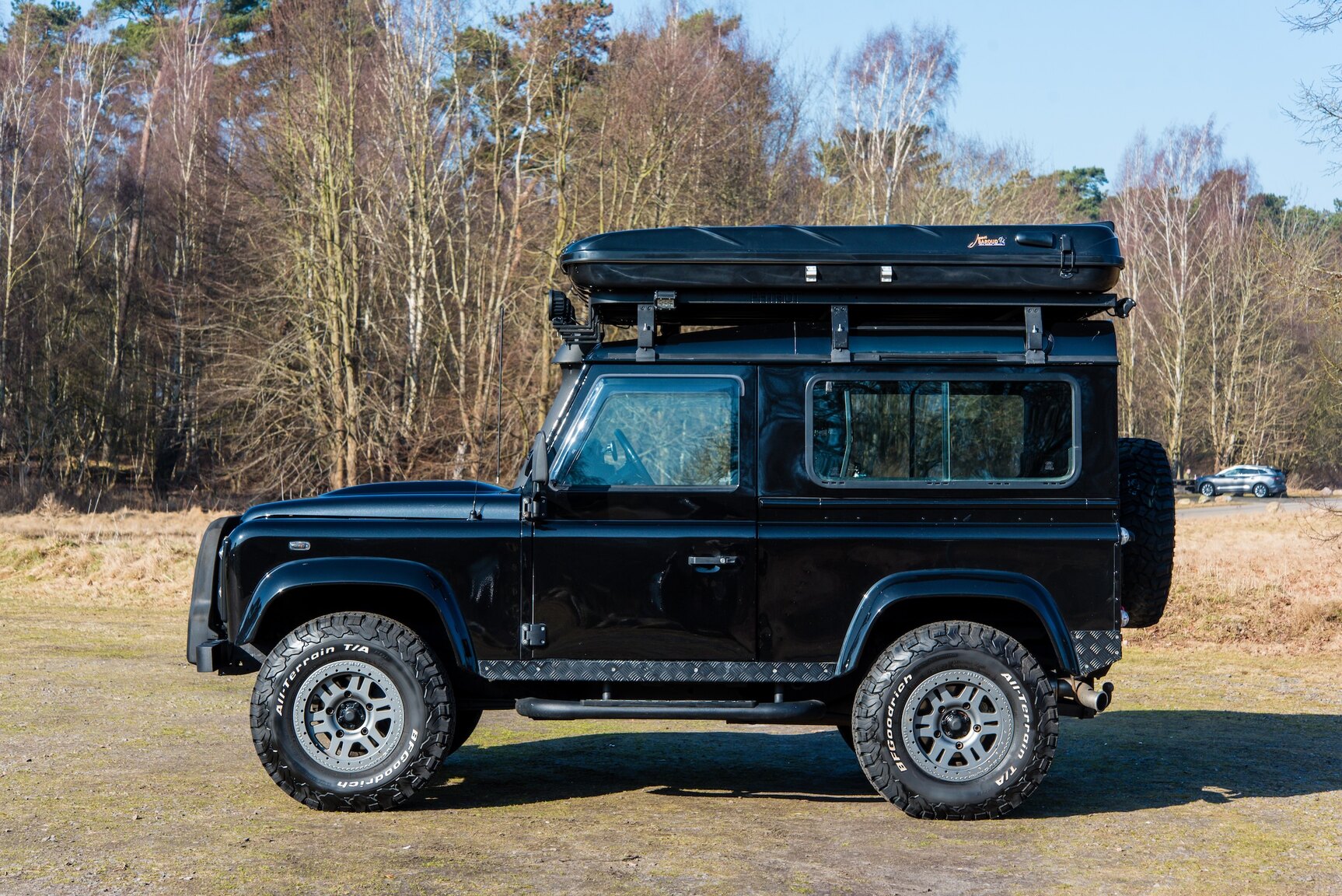 Exterior image of 2009 Land Rover Defender 90 2.4 TD4 4x4