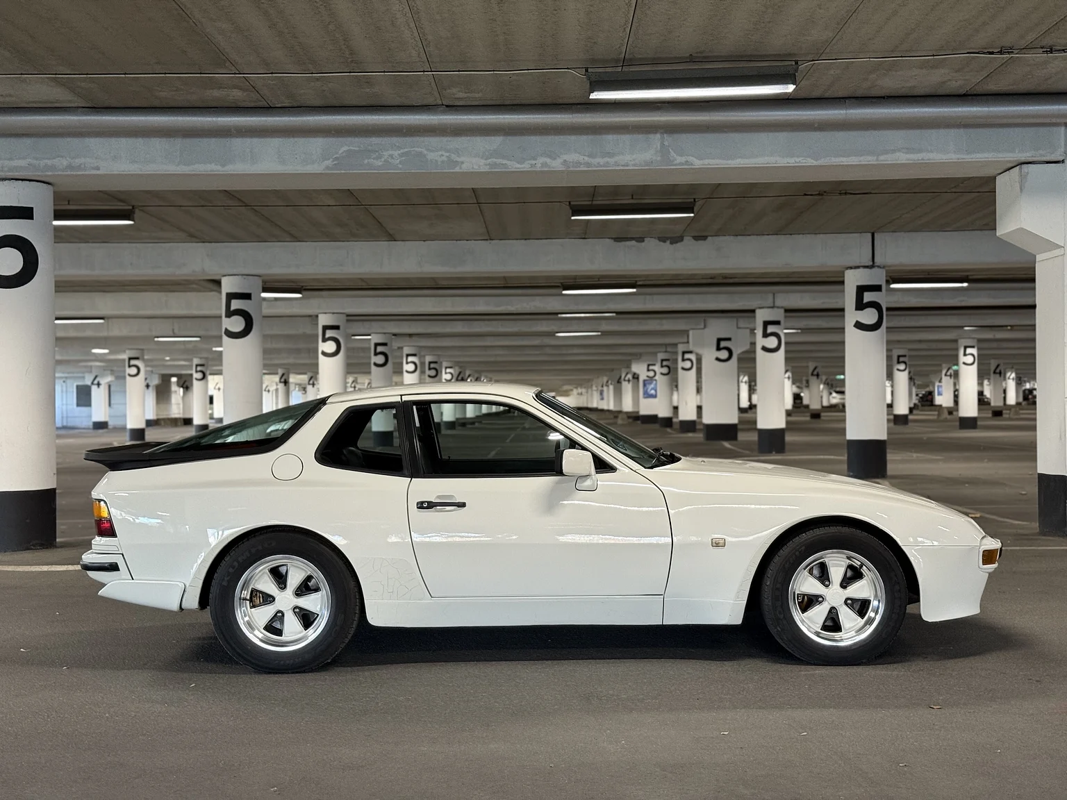Aussenfoto 1984 PORSCHE 944 Targa (3)