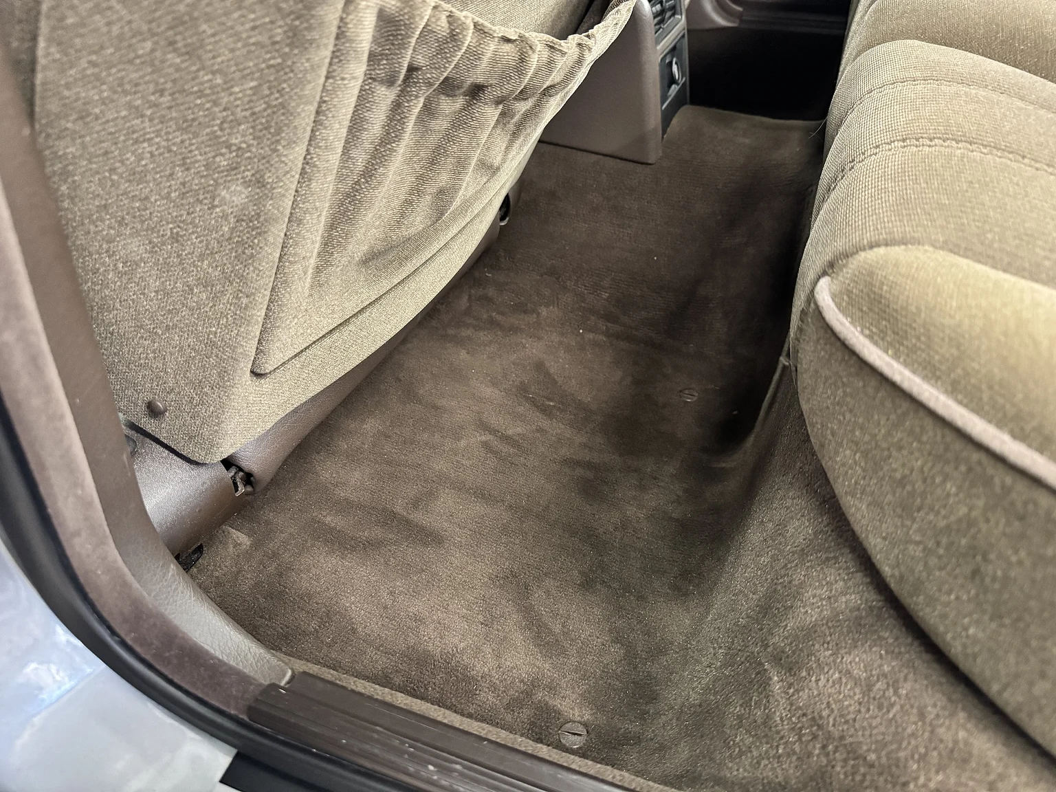 Interior image of 1988 BMW 535i - NO RESERVE (50)