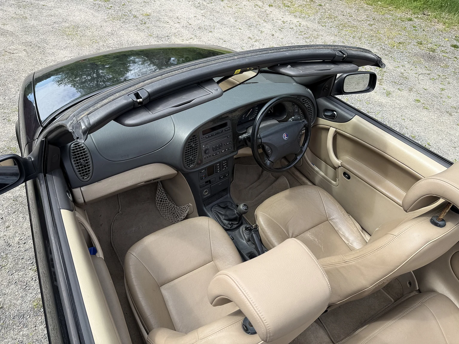 Interior image of 2002 Saab 9-3 2.0T SE Convertible – NO RESERVE (3)