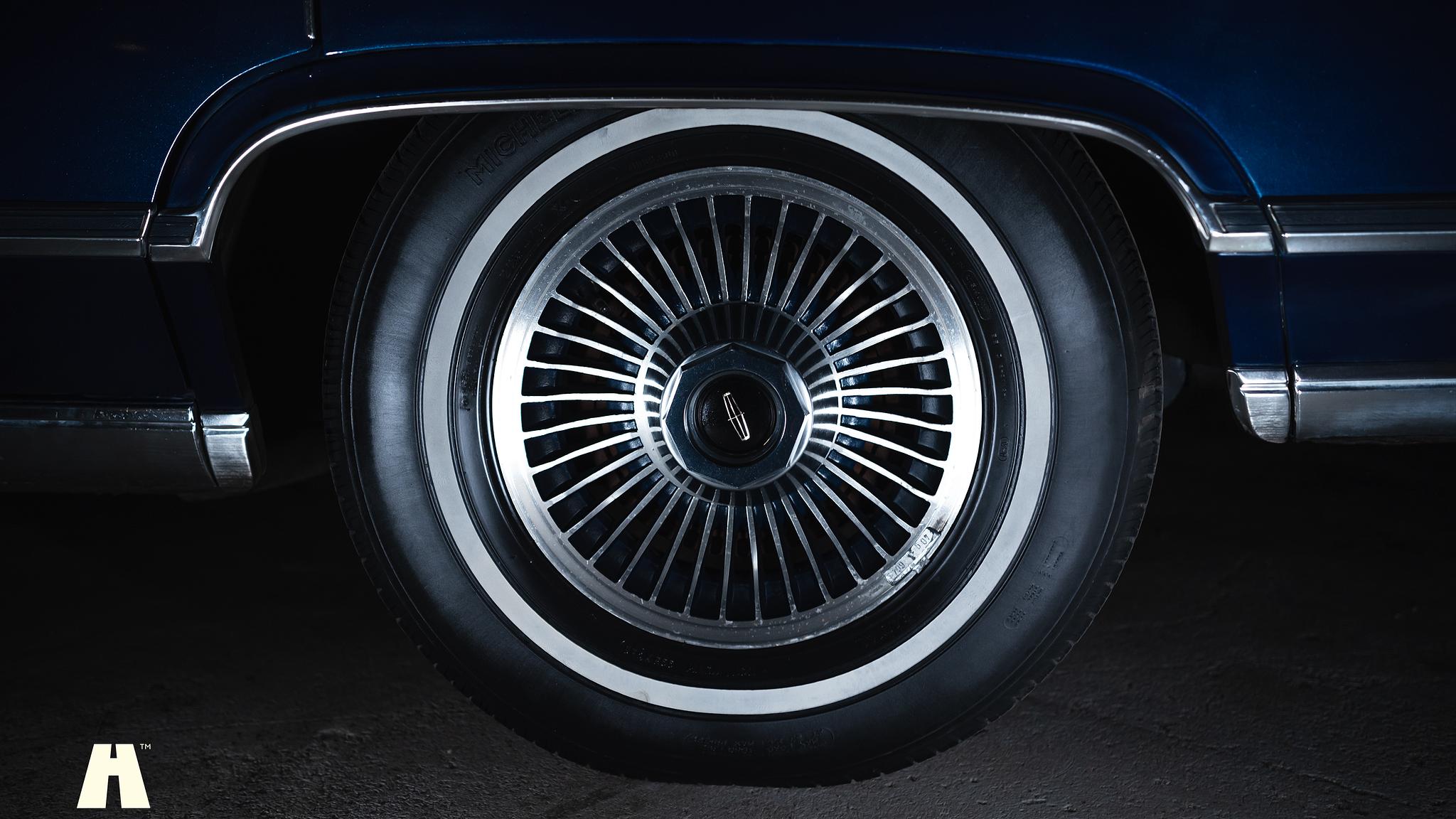 Exteriörbild på 1979 Lincoln Continental (10)