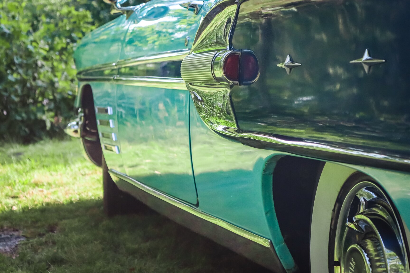 Exterior image of 1958 Pontiac Bonneville
