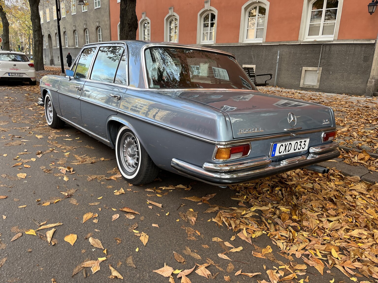 Exterior image of 1972 Mercedes-Benz 300 SEL 3.5