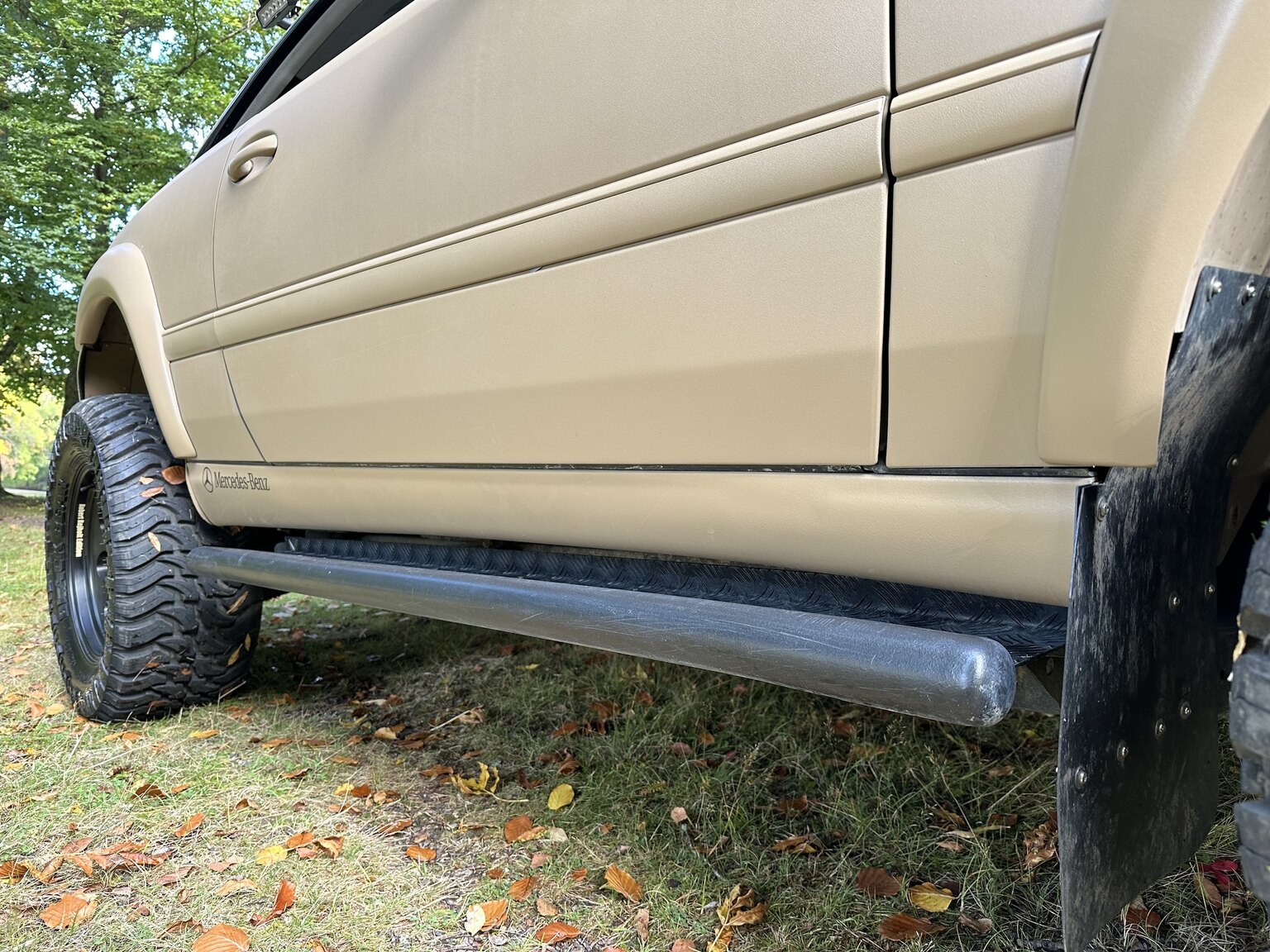 Exteriörbild på 2001 Mercedes-Benz CL600/ML 55 AMG