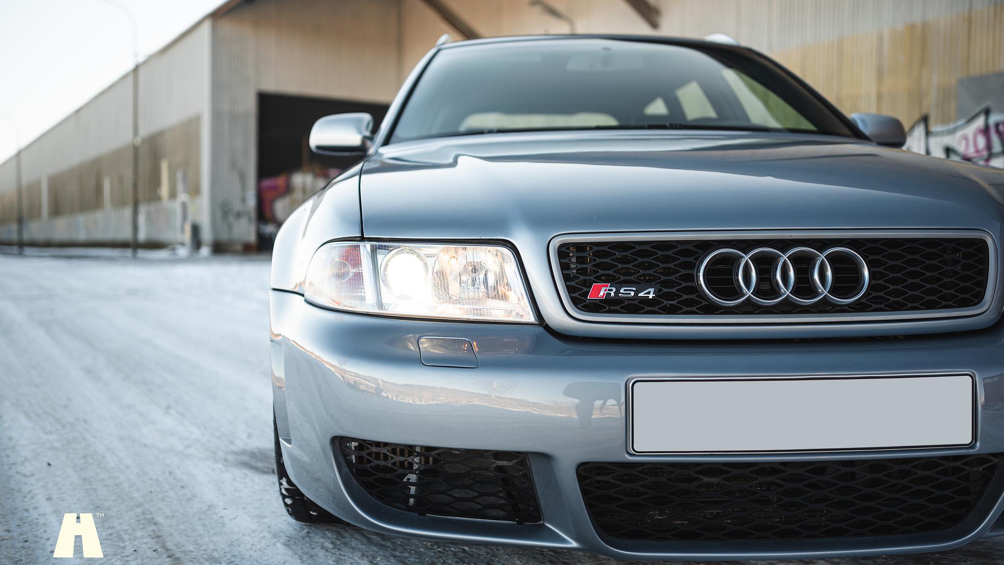 Exteriörbild på 2001 Audi RS4 B5 (10)