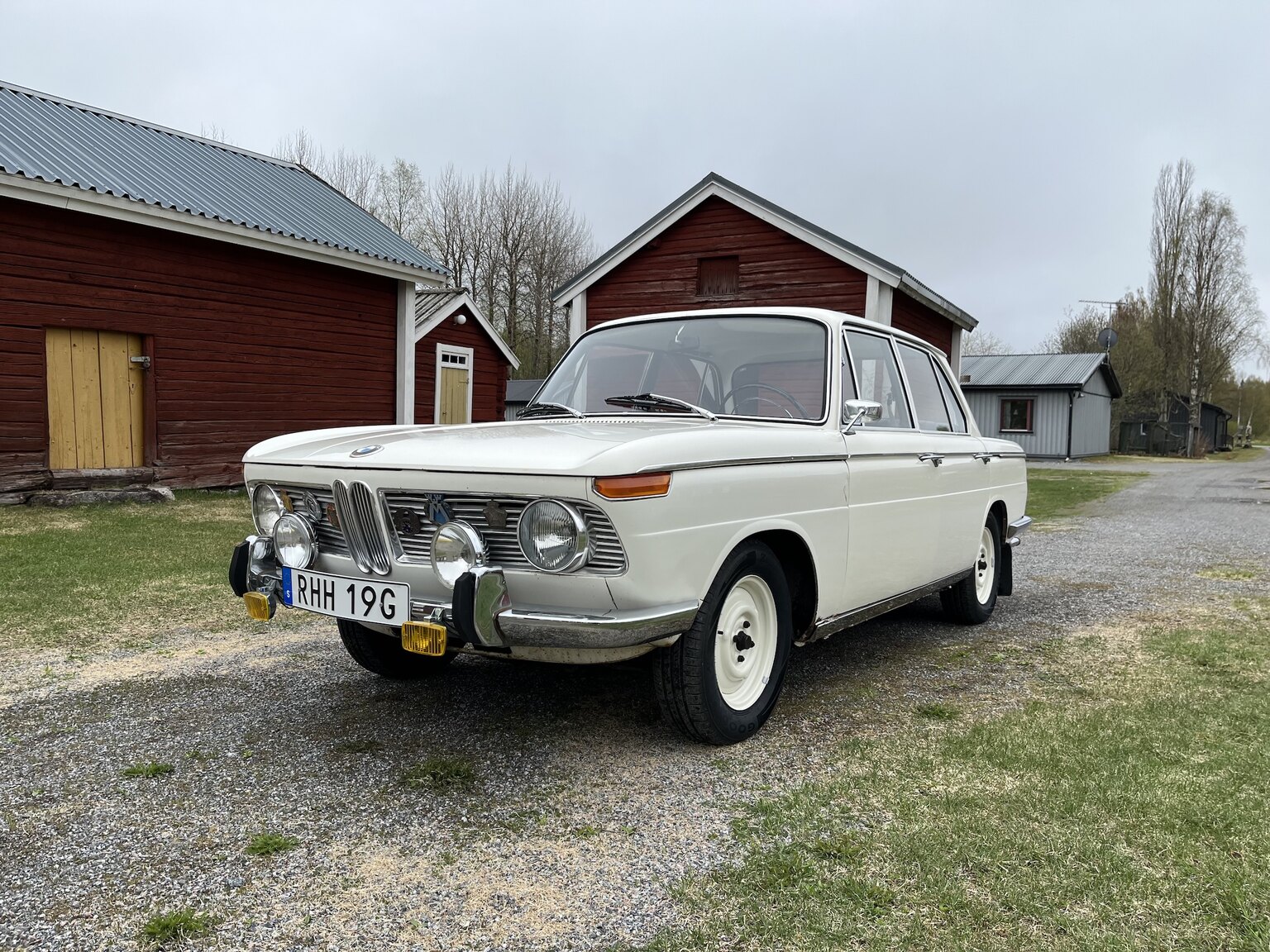 Exterior image of 1965 BMW 1800