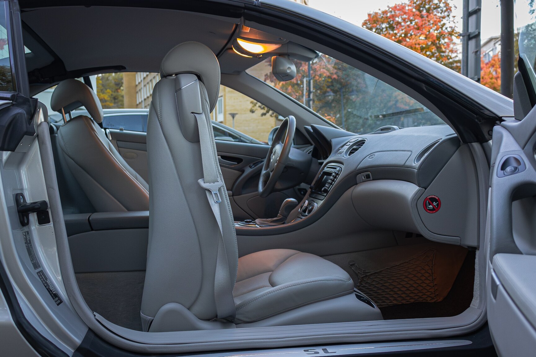 Innenraumfoto von 2002 Mercedes-Benz SL 500