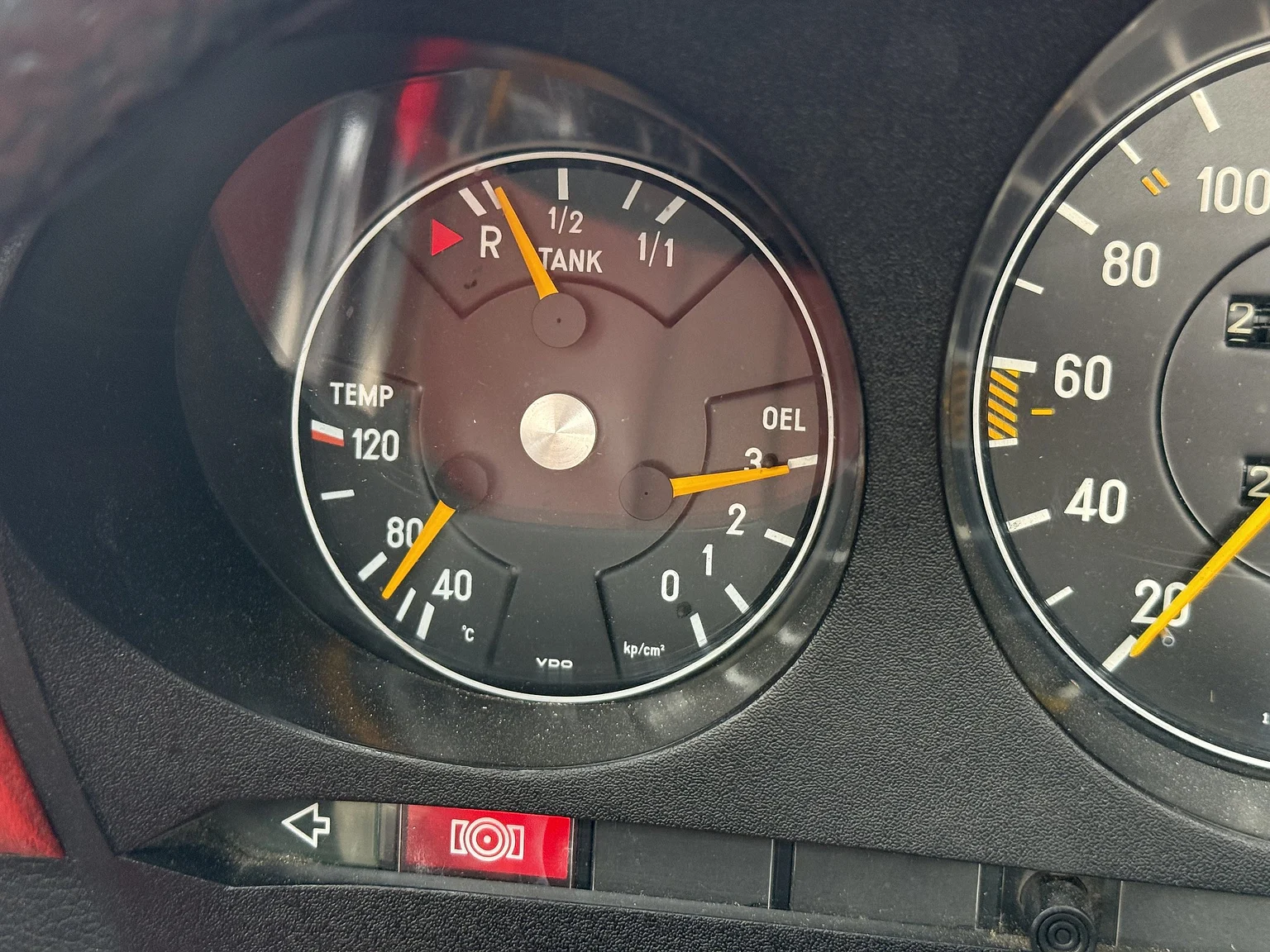 Innenraumfoto von 1973 Mercedes Benz 350 SL  (17)