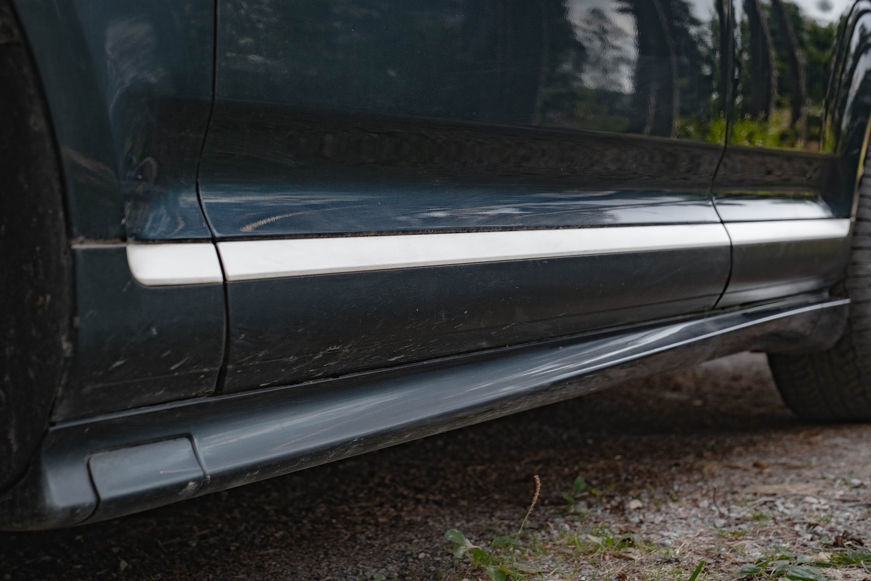 Exterior image of 2005 Porsche Cayenne Turbo WLS